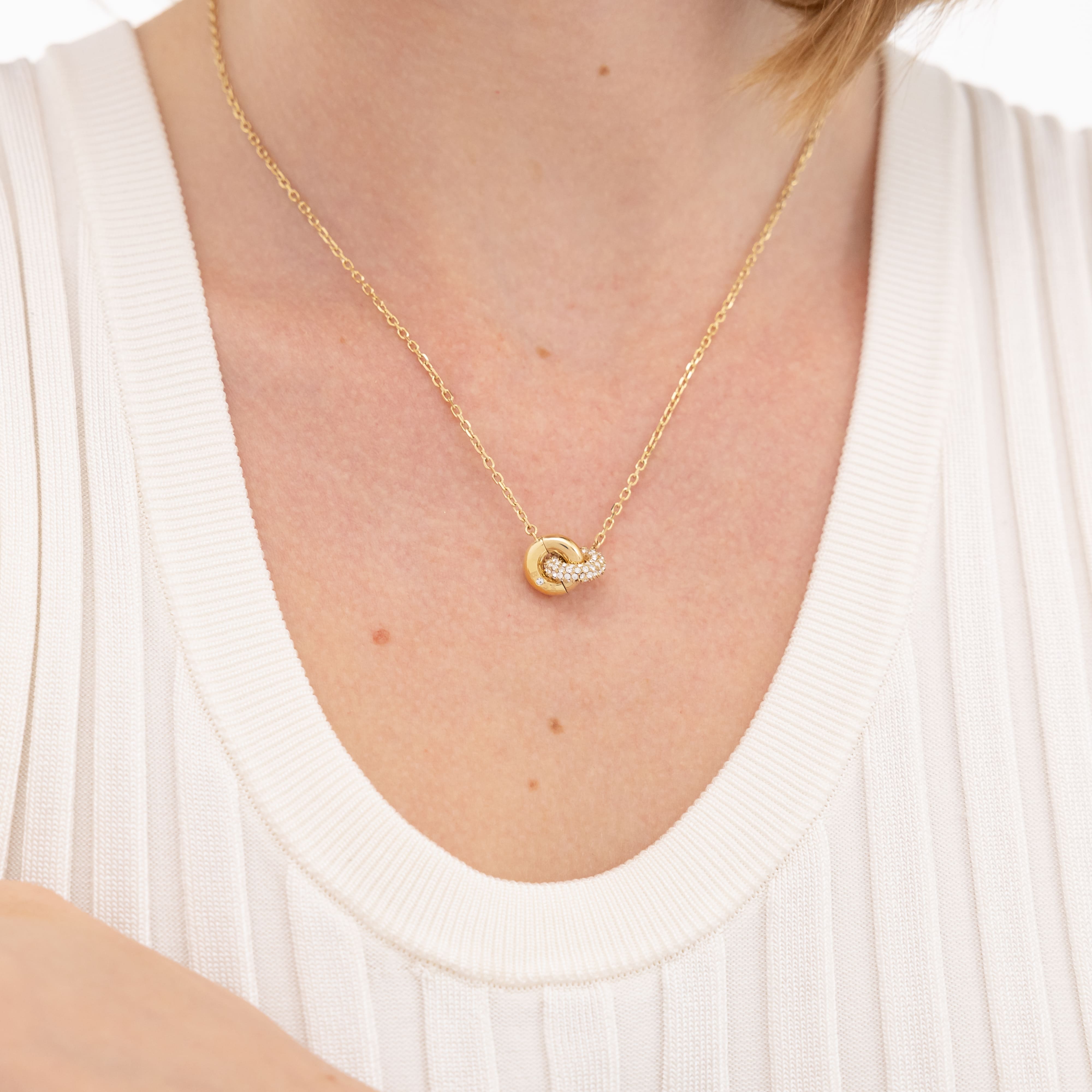 Live Precious Interlinking Circle Pendant Gold Necklace