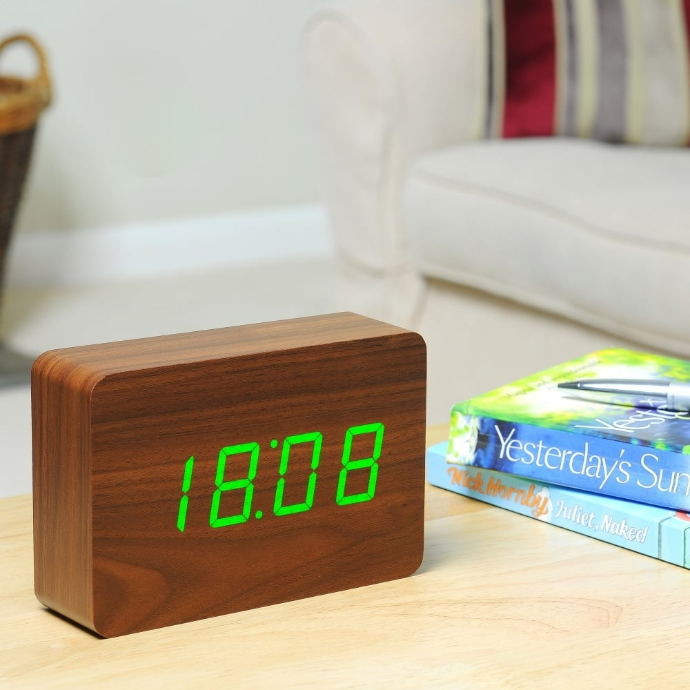 Brick Walnut Click Clock/Green LED