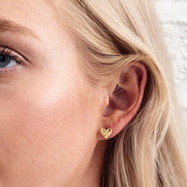Classic Heart Gold Studs
