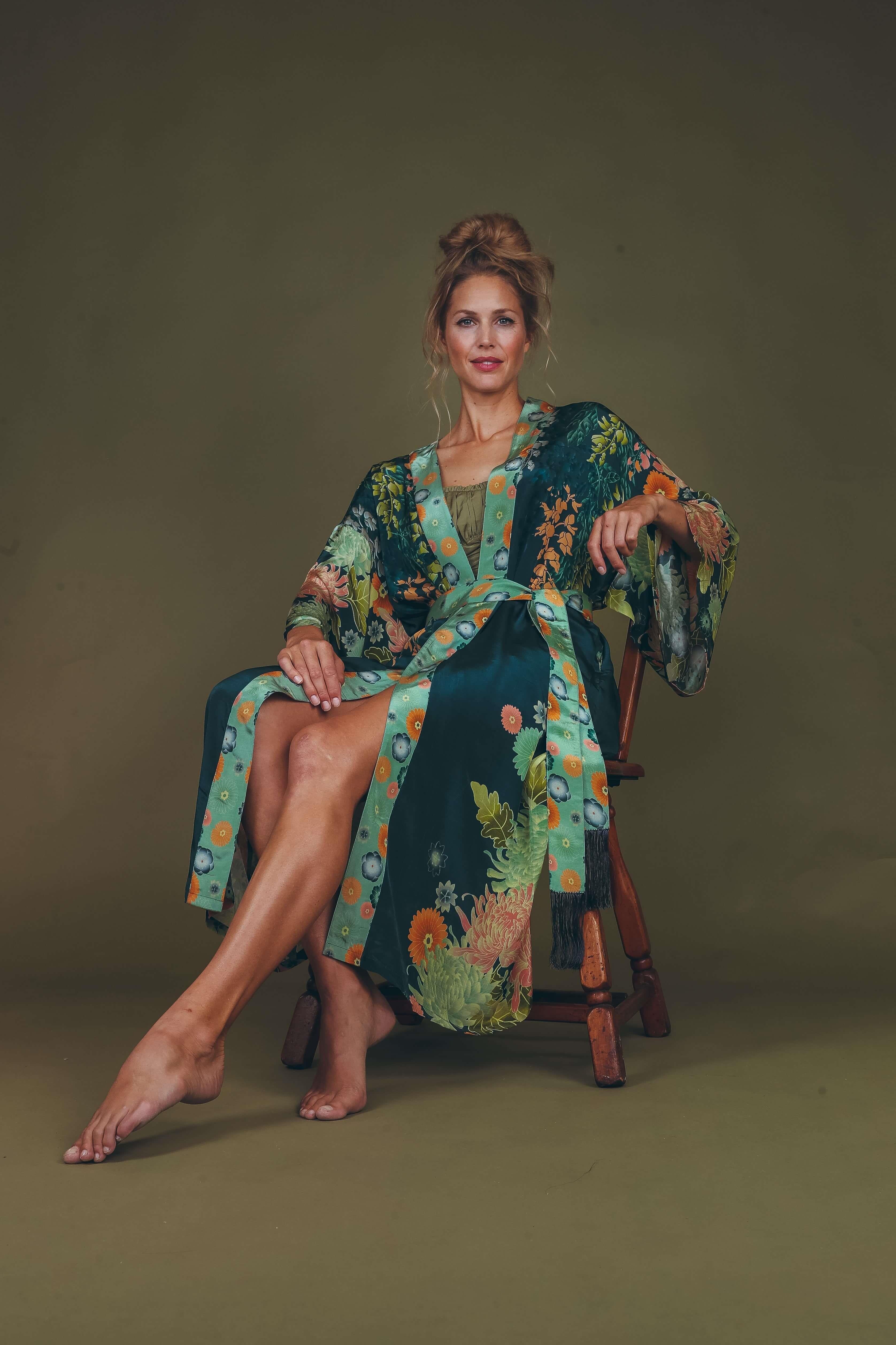 PRINTED KIMONO GOWN - Trailing Wisteria Ink