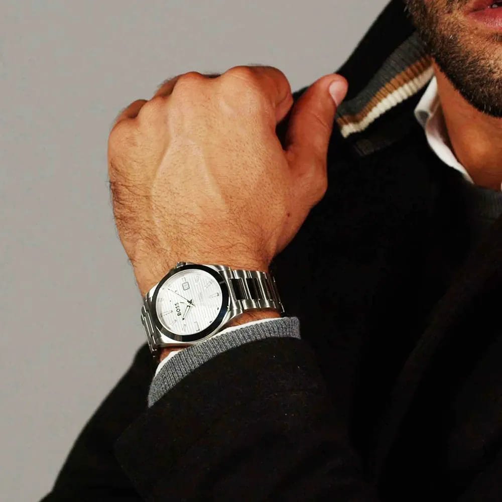 Strike Silver Dial With Stainless Steel Bracelet Strap Men's Watch