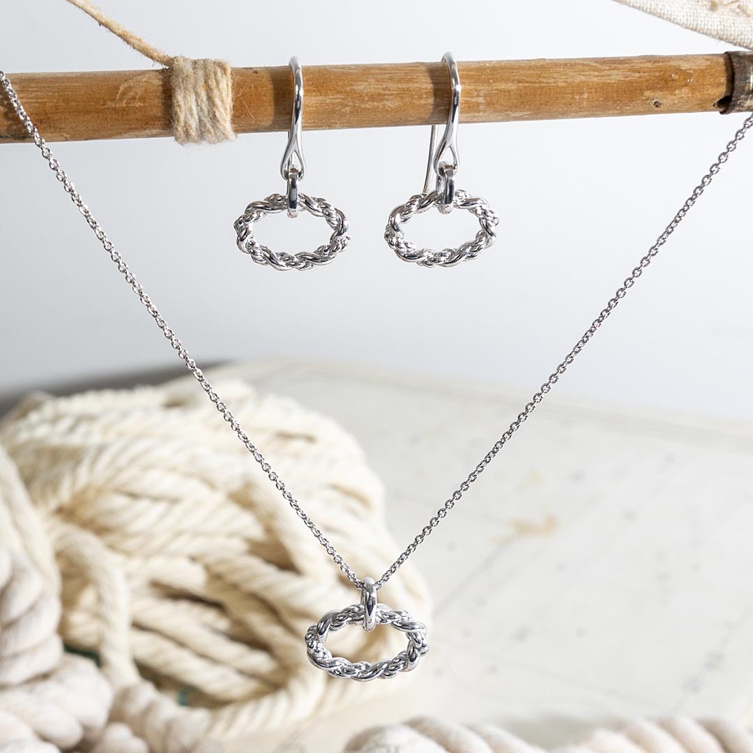 Marina Rope Twist Oval Necklace