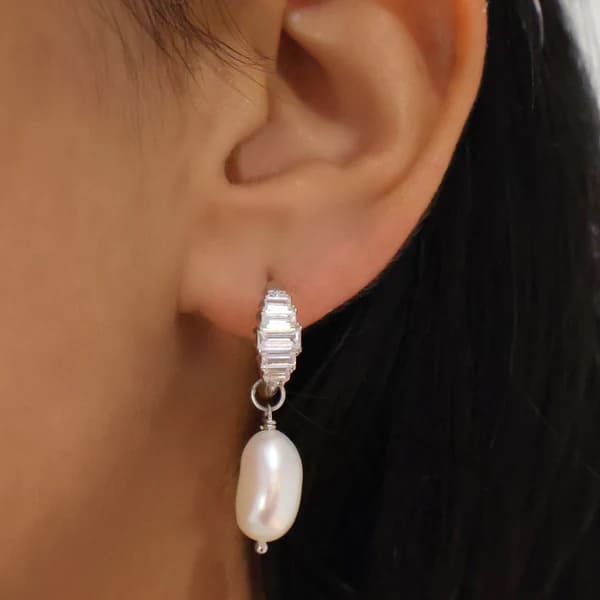 Graduated Baguette Hoops In Baroque Pearl & Silver