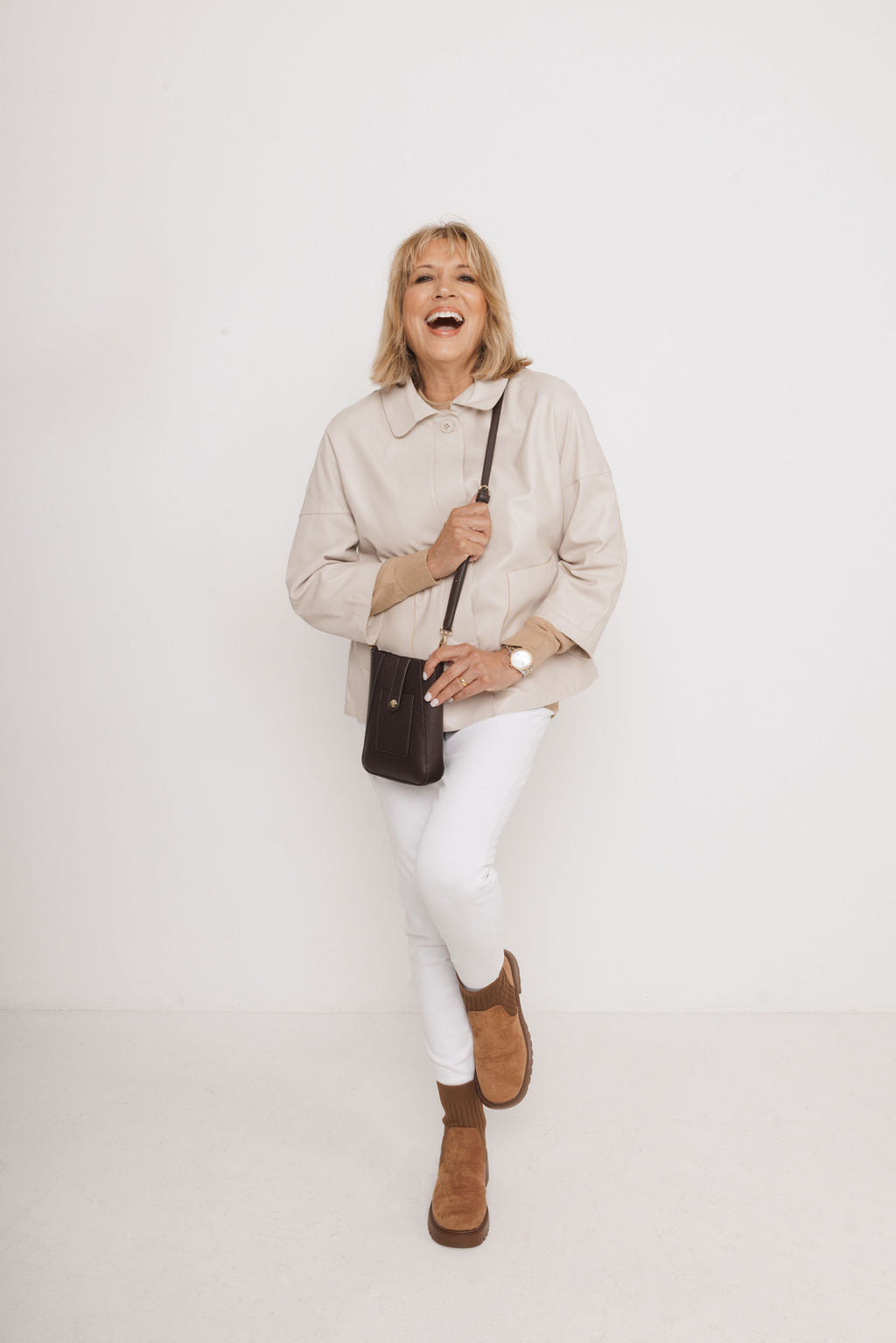 Kensington Phone Crossbody Bag In Chocolate