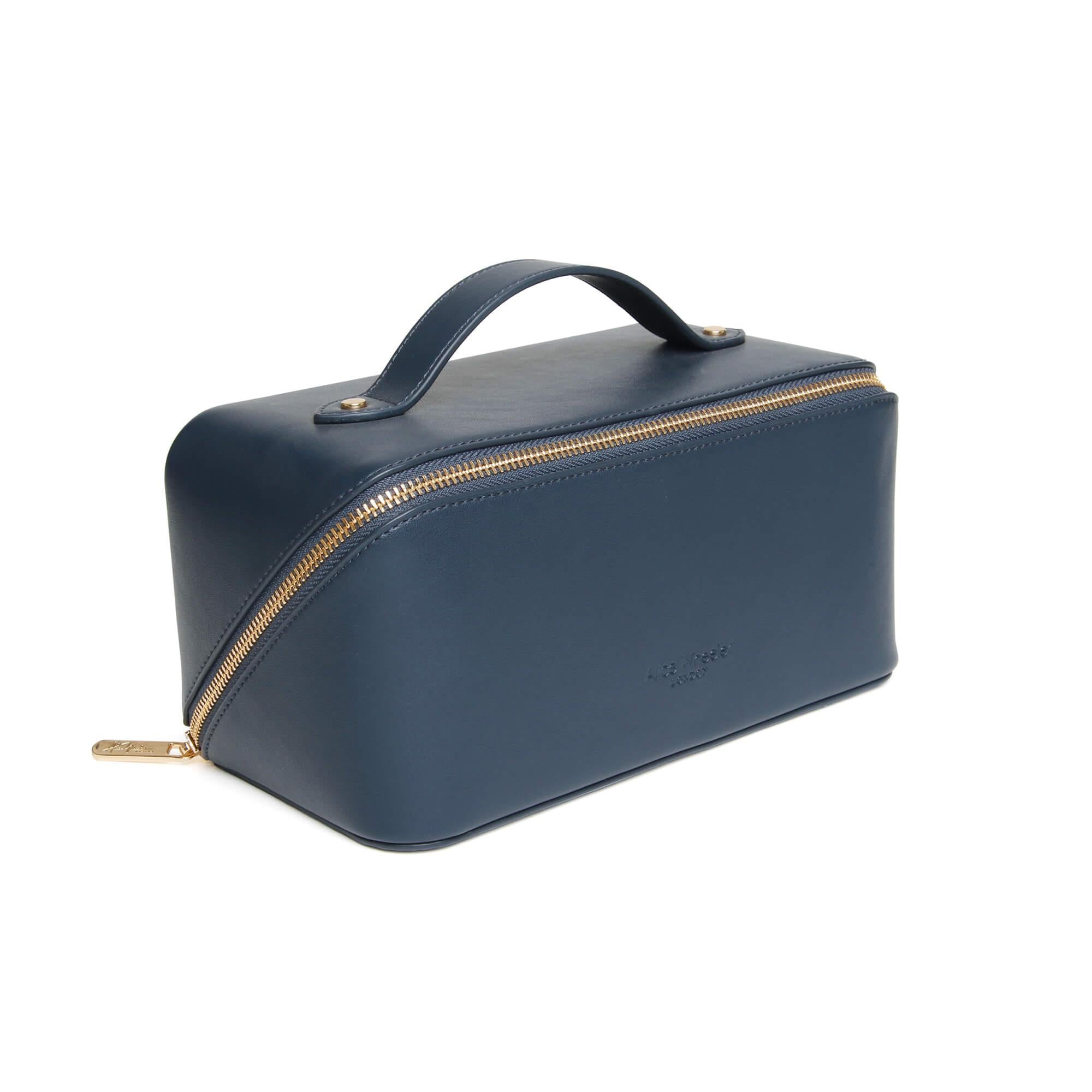 London Train Case In Navy