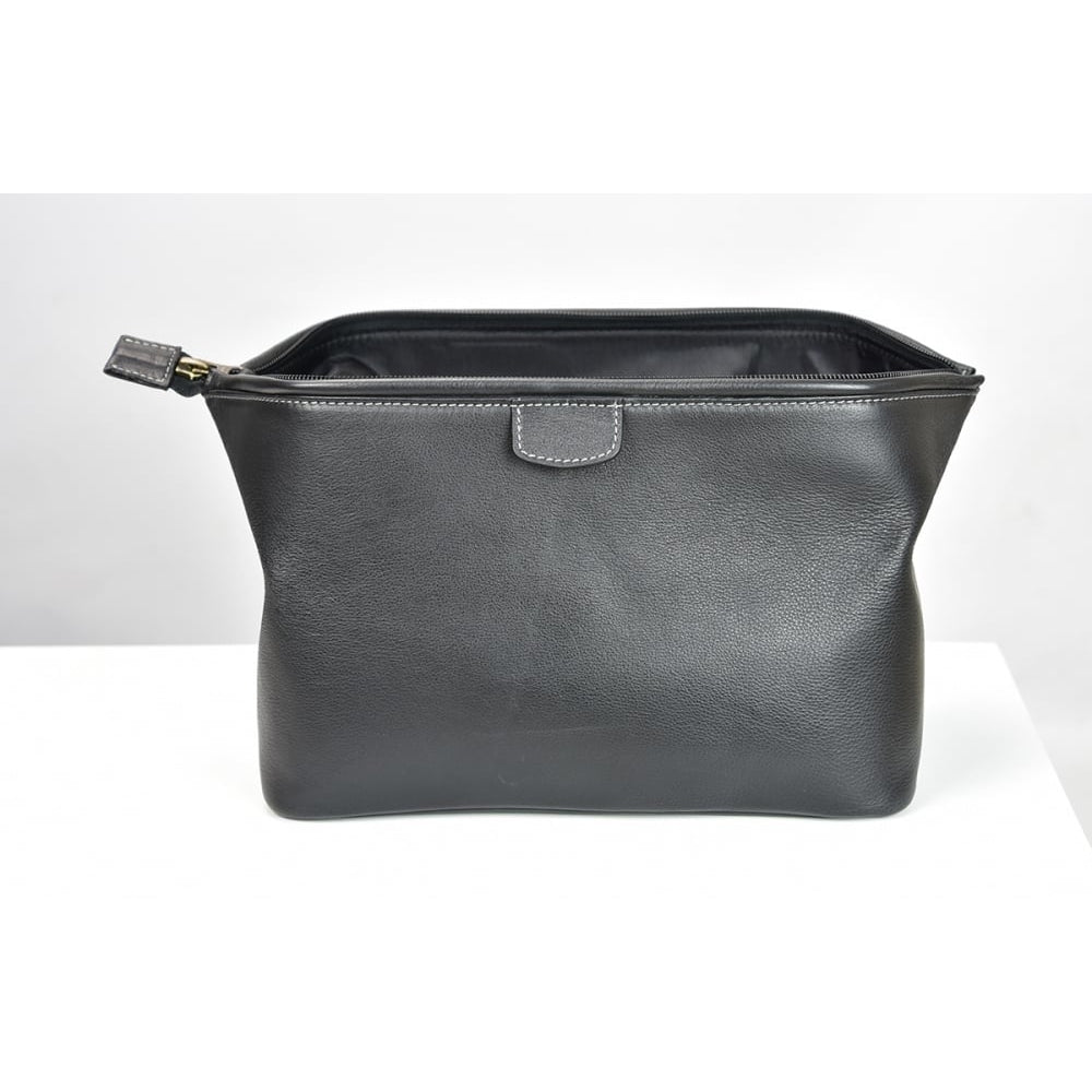 Heritage Black Wash Bag