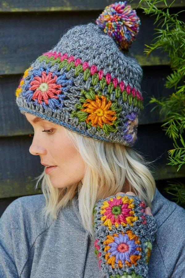 Woodstock Bobble Beanie Bright
