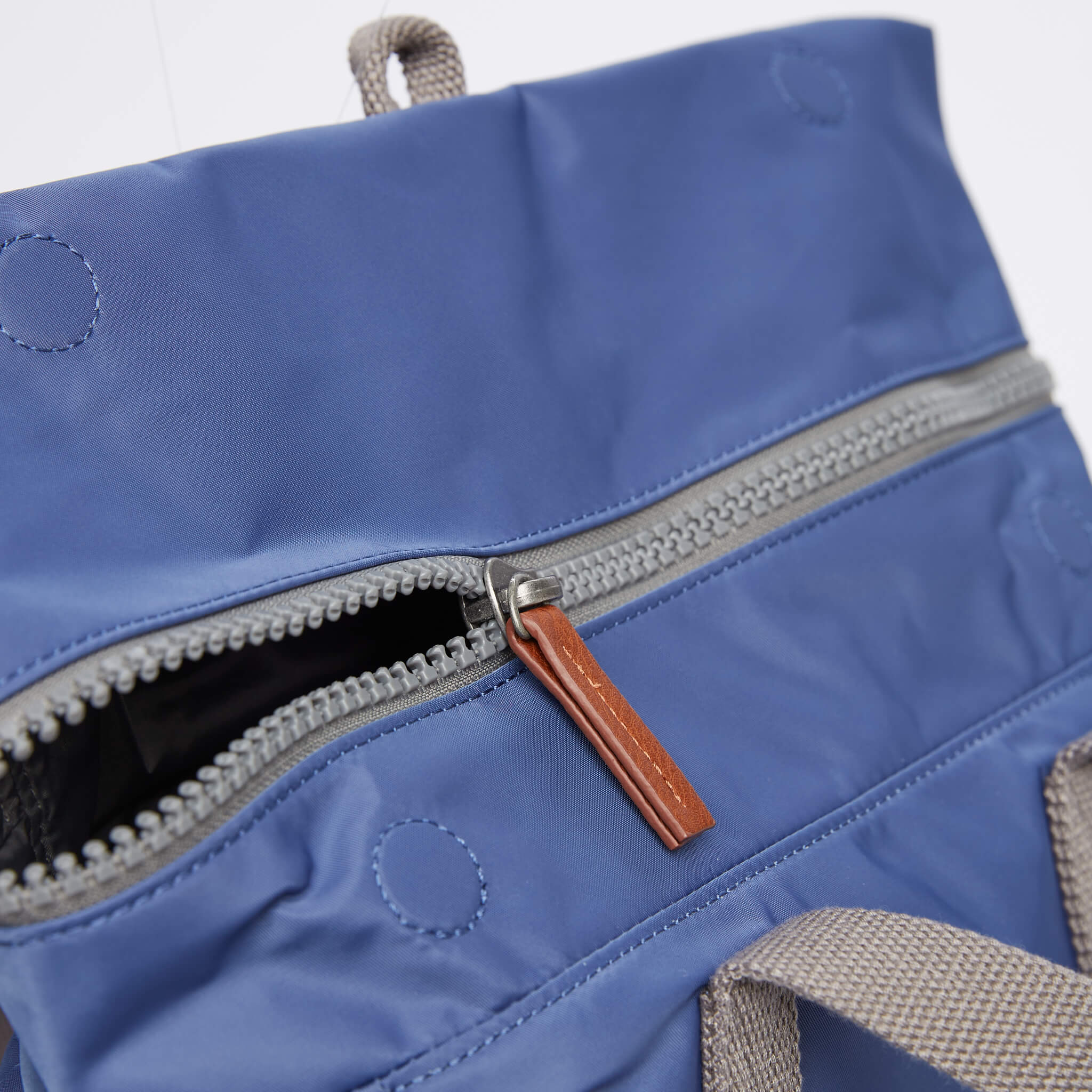 Canfield B Medium Sustainable Nylon Burnt Blue