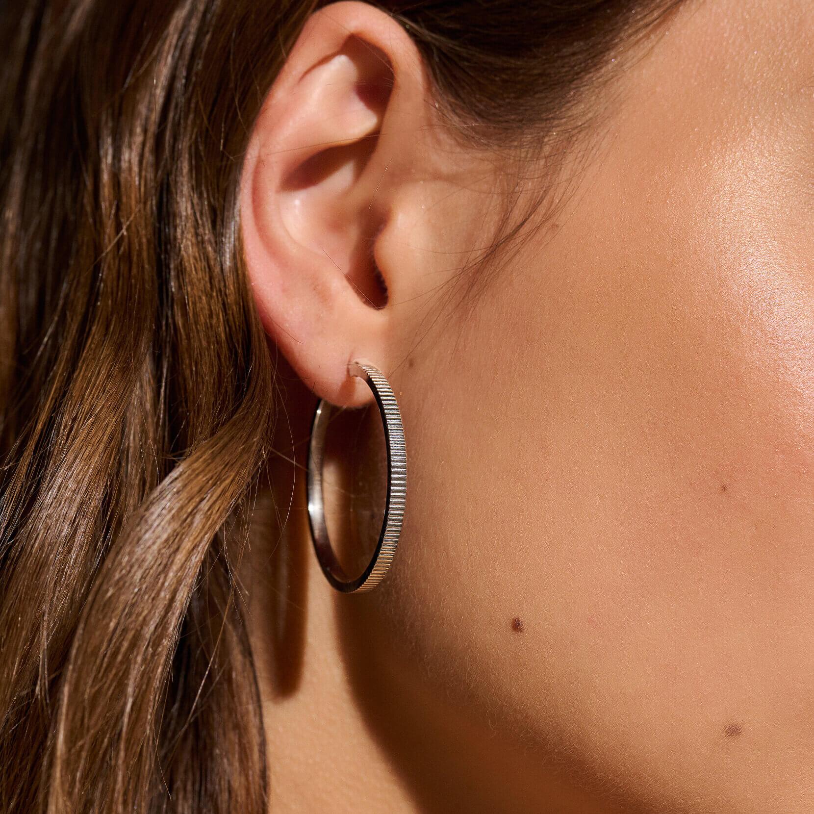 SS Classic Linear Detail Hoop Earrings