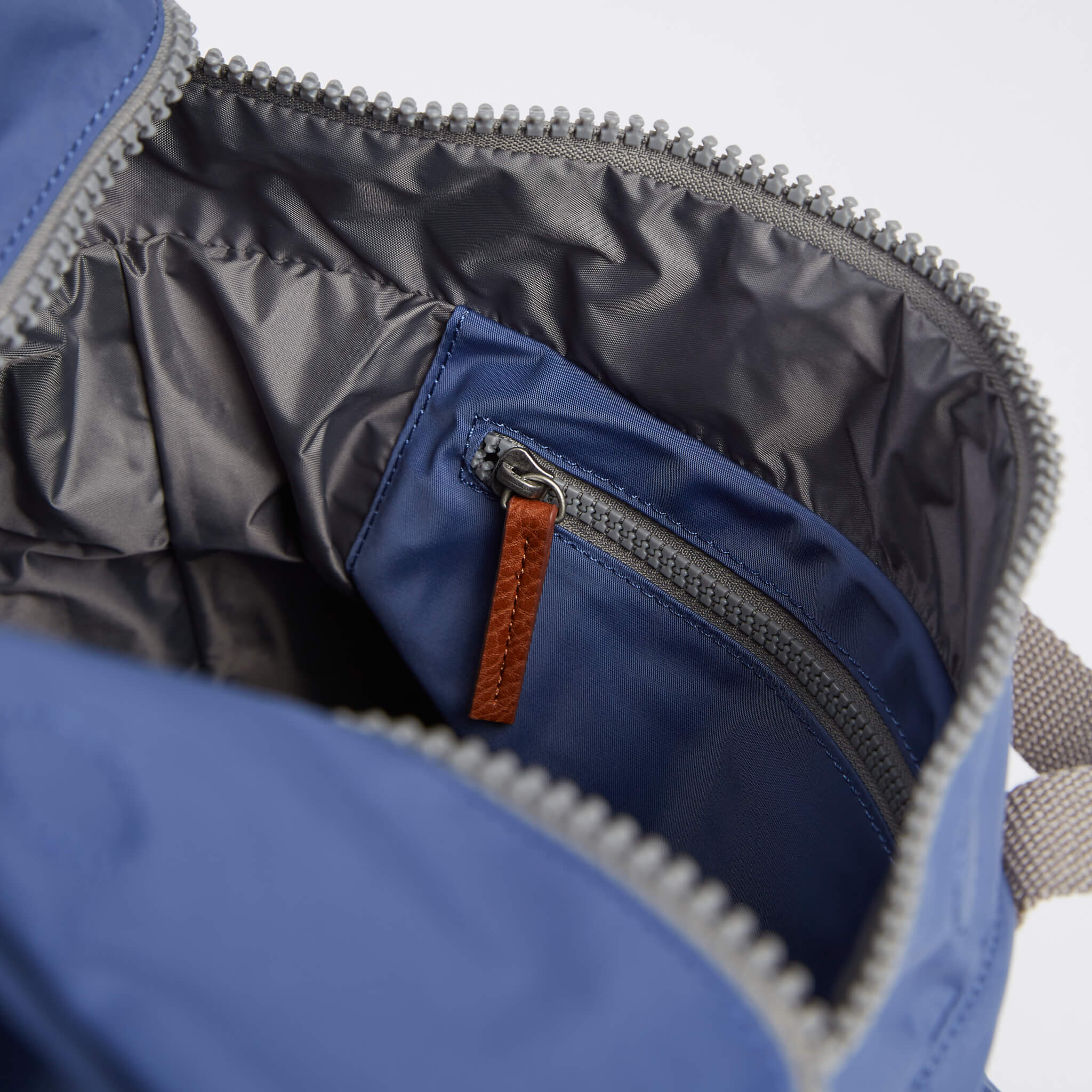 Canfield B Medium Sustainable Nylon Burnt Blue