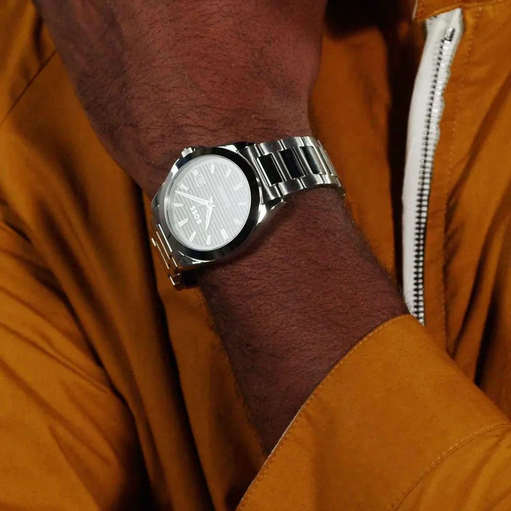 Strike Black Dial With Stainless Steel Bracelet Strap Men's Watch