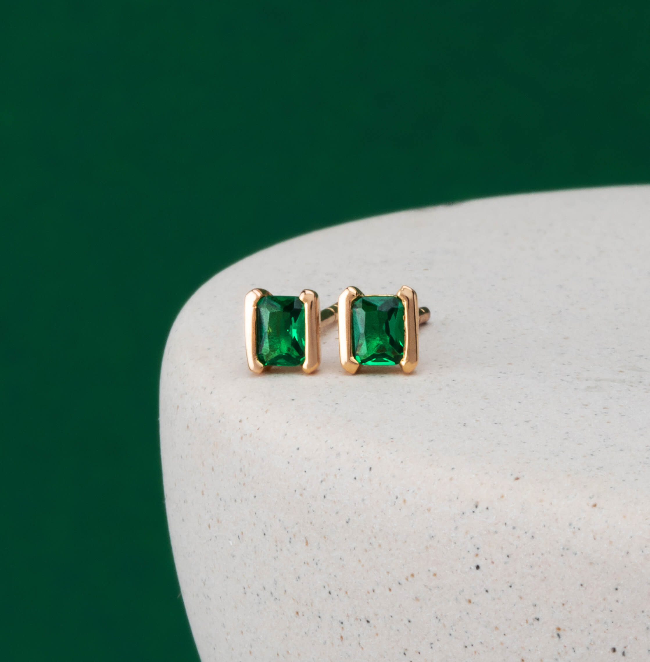 Roccanova Piccolo Earrings In 18k Gold Plated With Green Zirconia