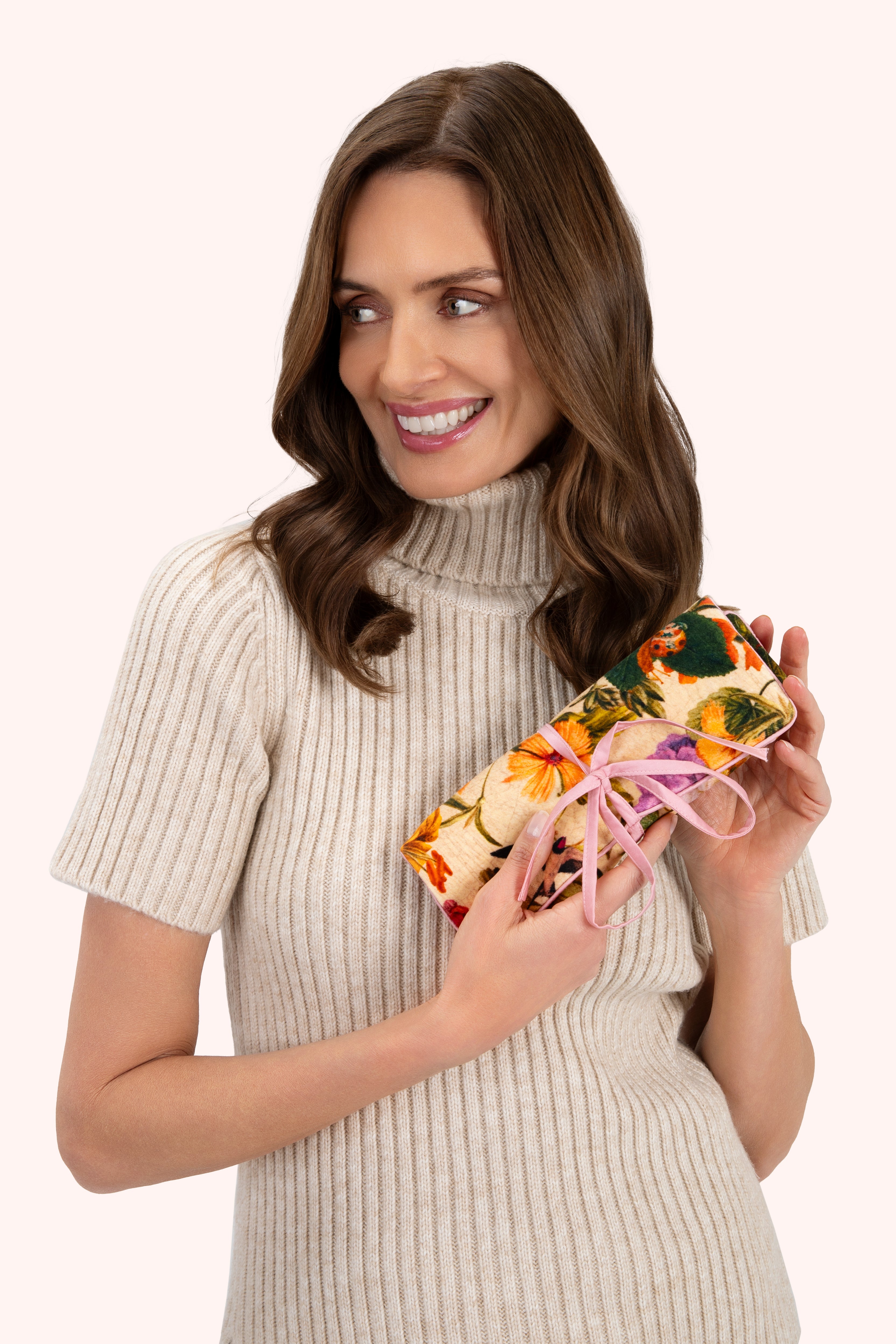 Jewellery Roll In Cream Posy