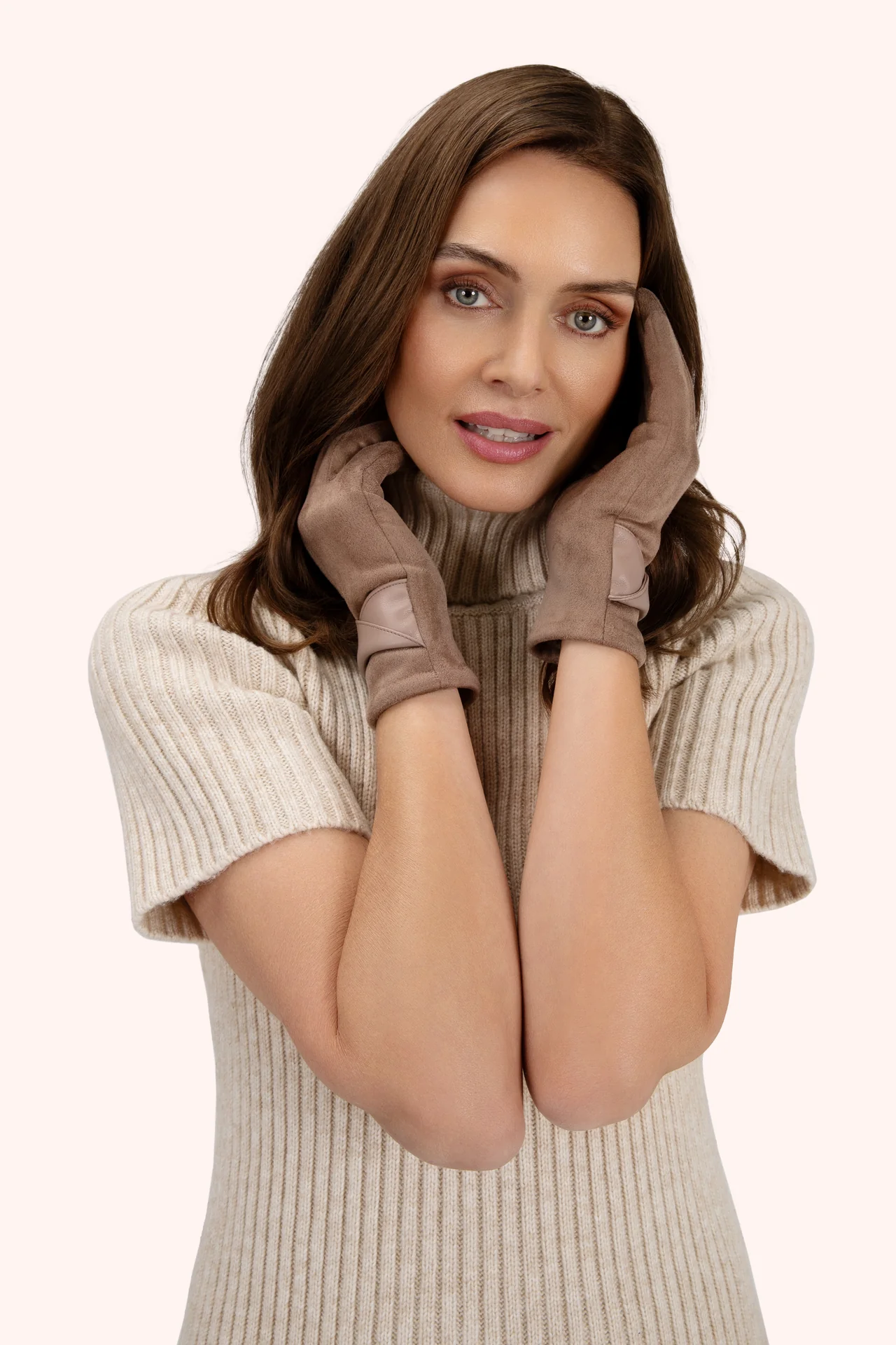 Meredith Gloves In Taupe
