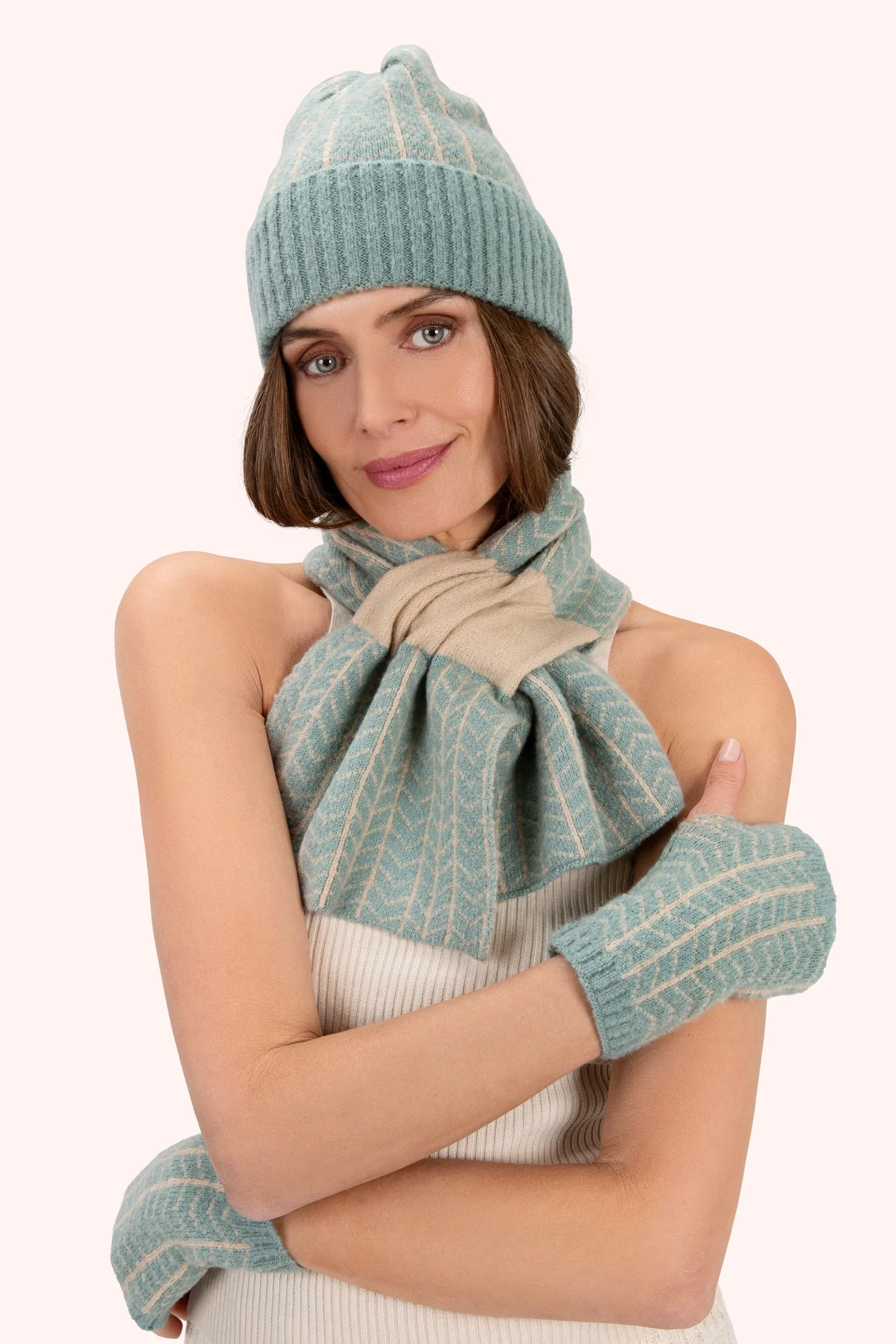 Niamh Wrist Warmers In Ice