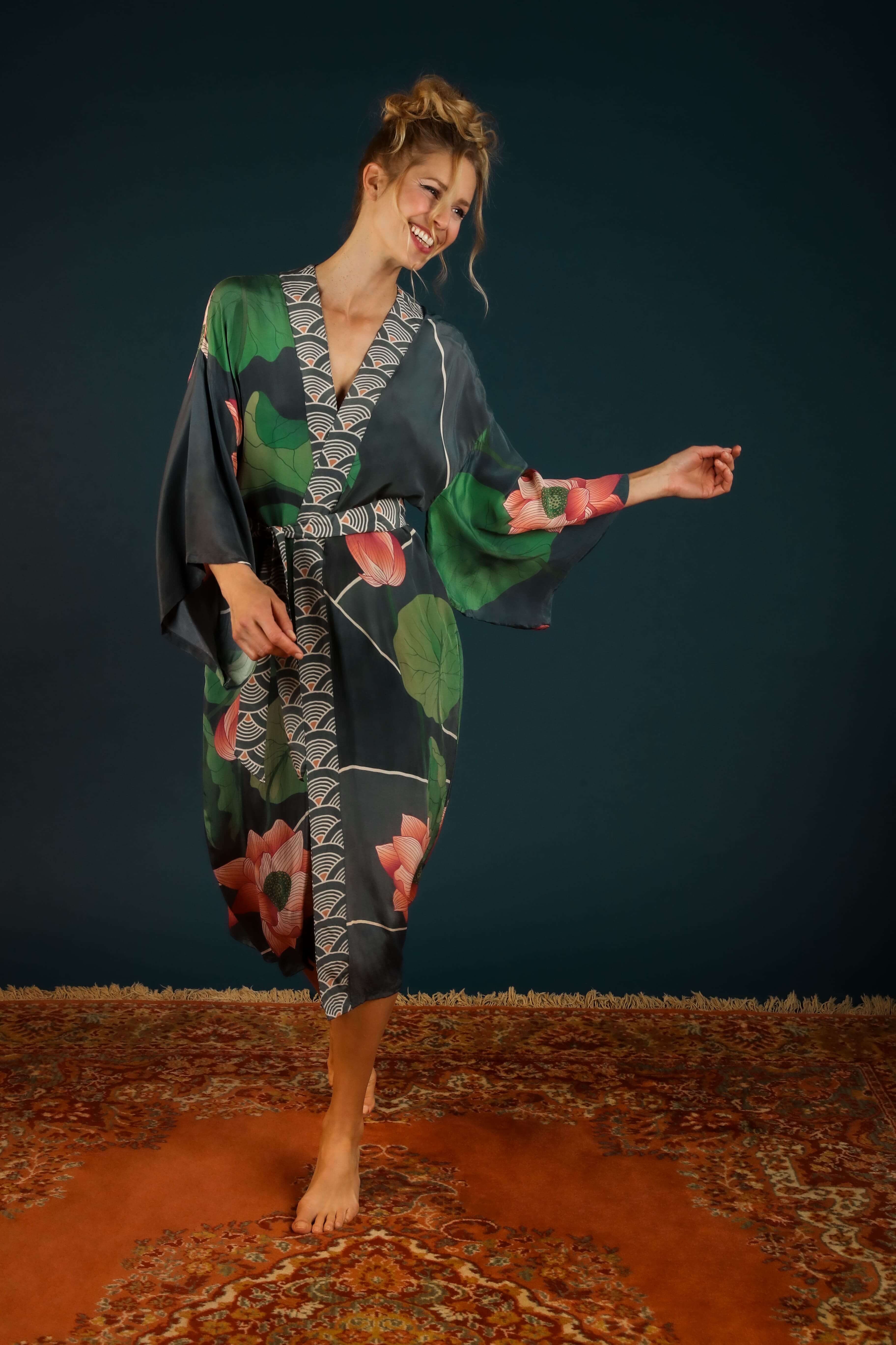 Luxury Kimono Gown Crane At Sunrise