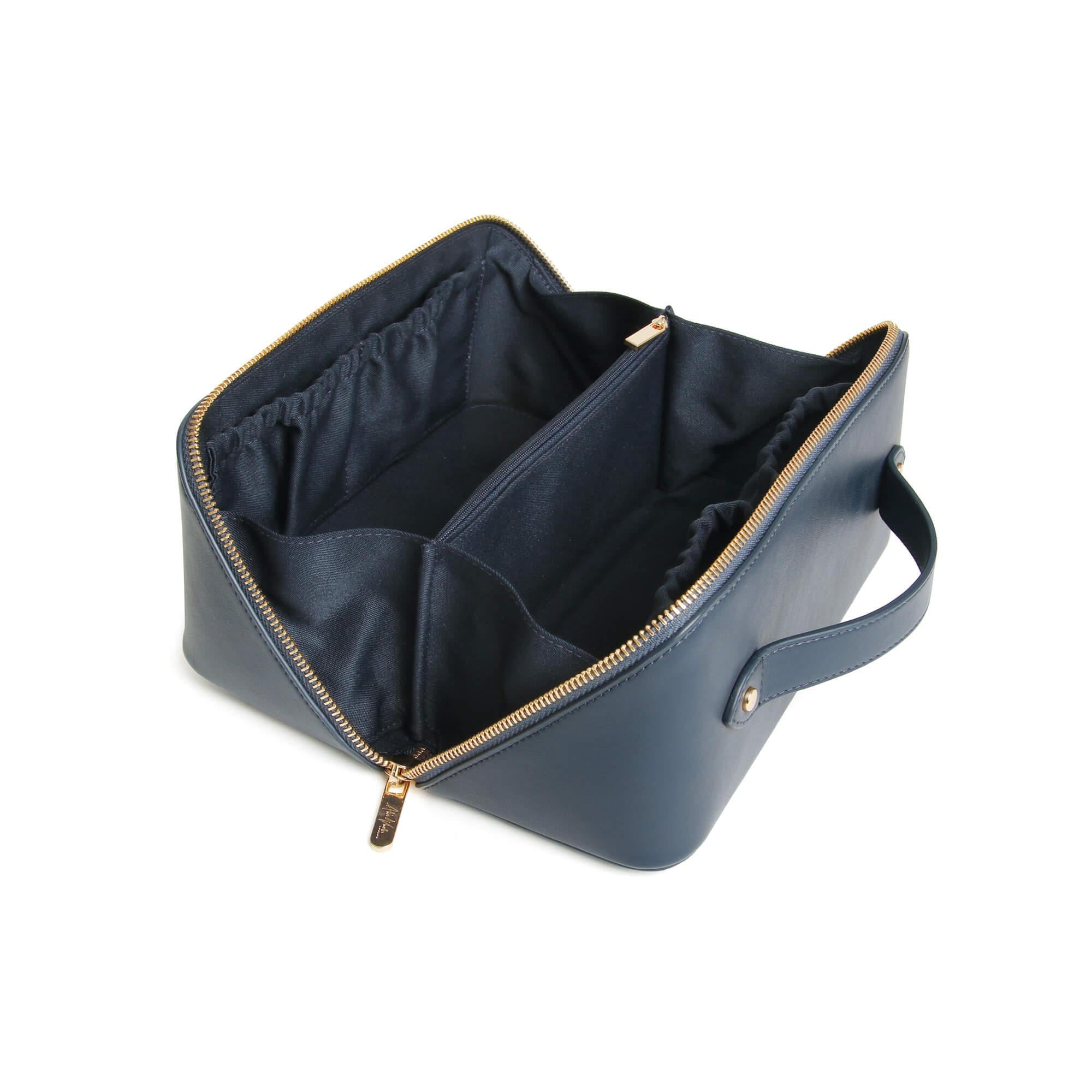 London Train Case In Navy