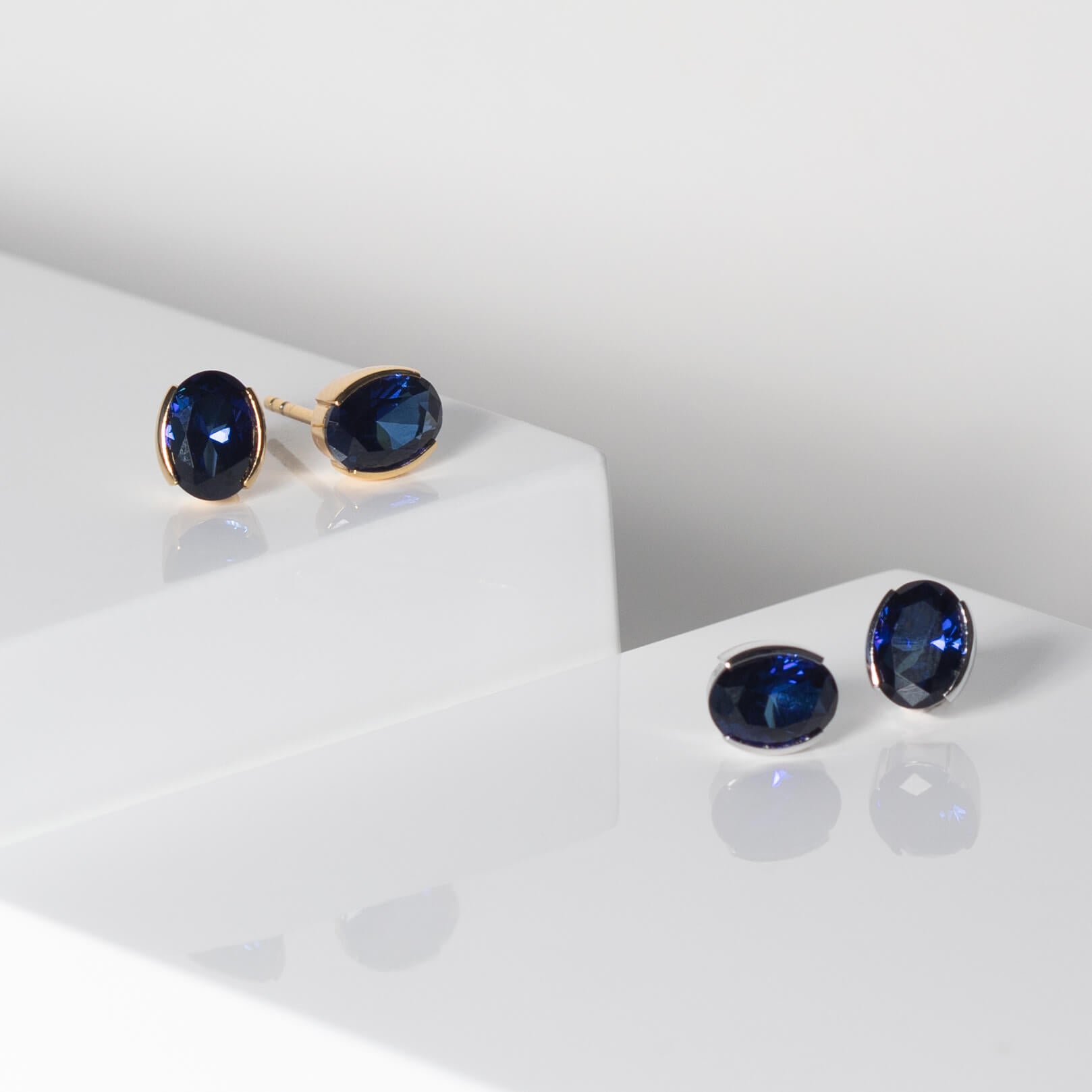 Ellisse Carezza Earrings In 18k Gold Plated With Blue Zirconia