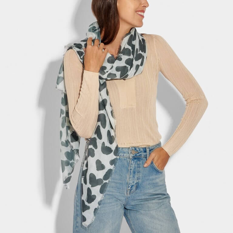 Abstract Heart Scarf White / Light Navy