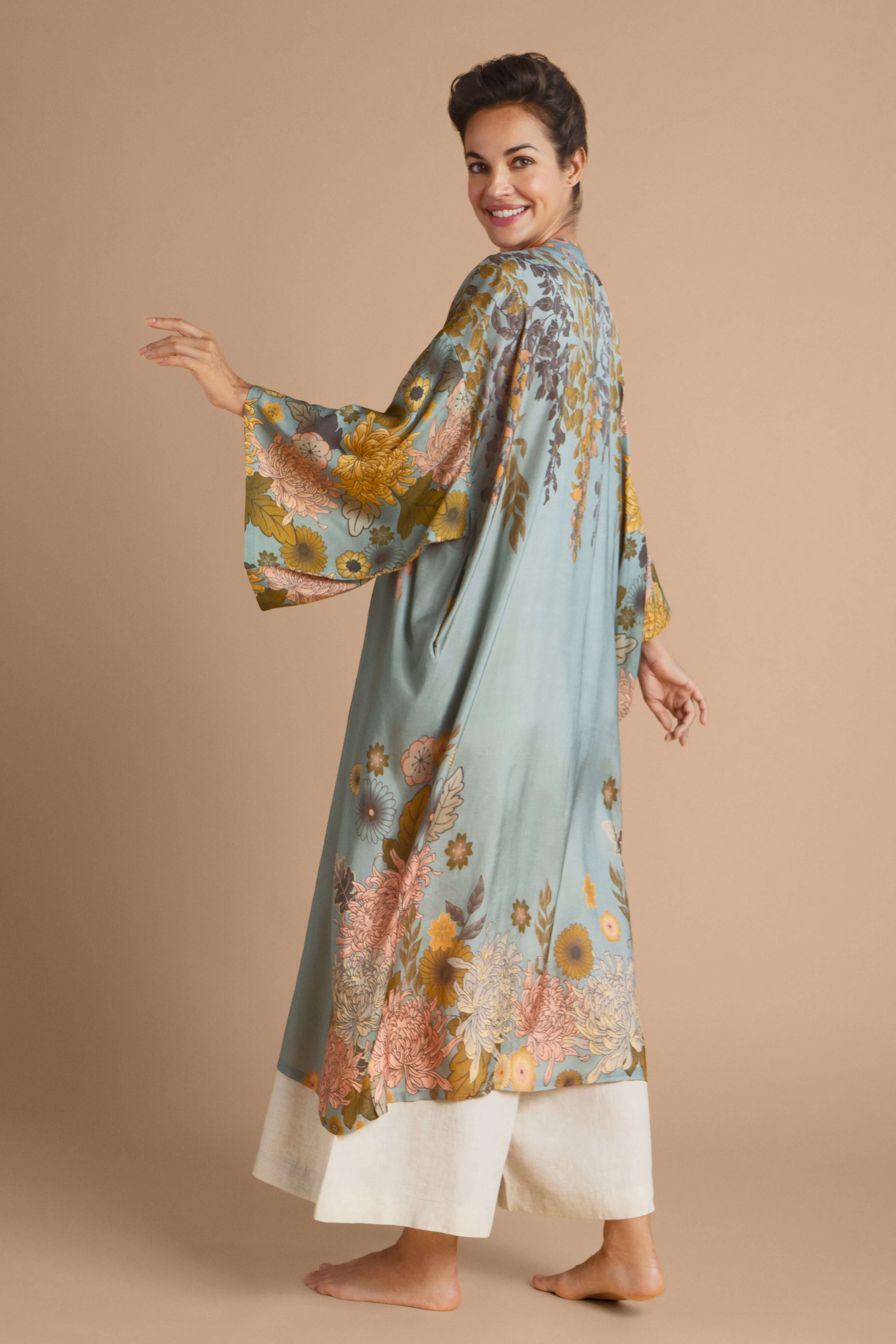 PRINTED KIMONO GOWN - Trailing Wisteria Ice