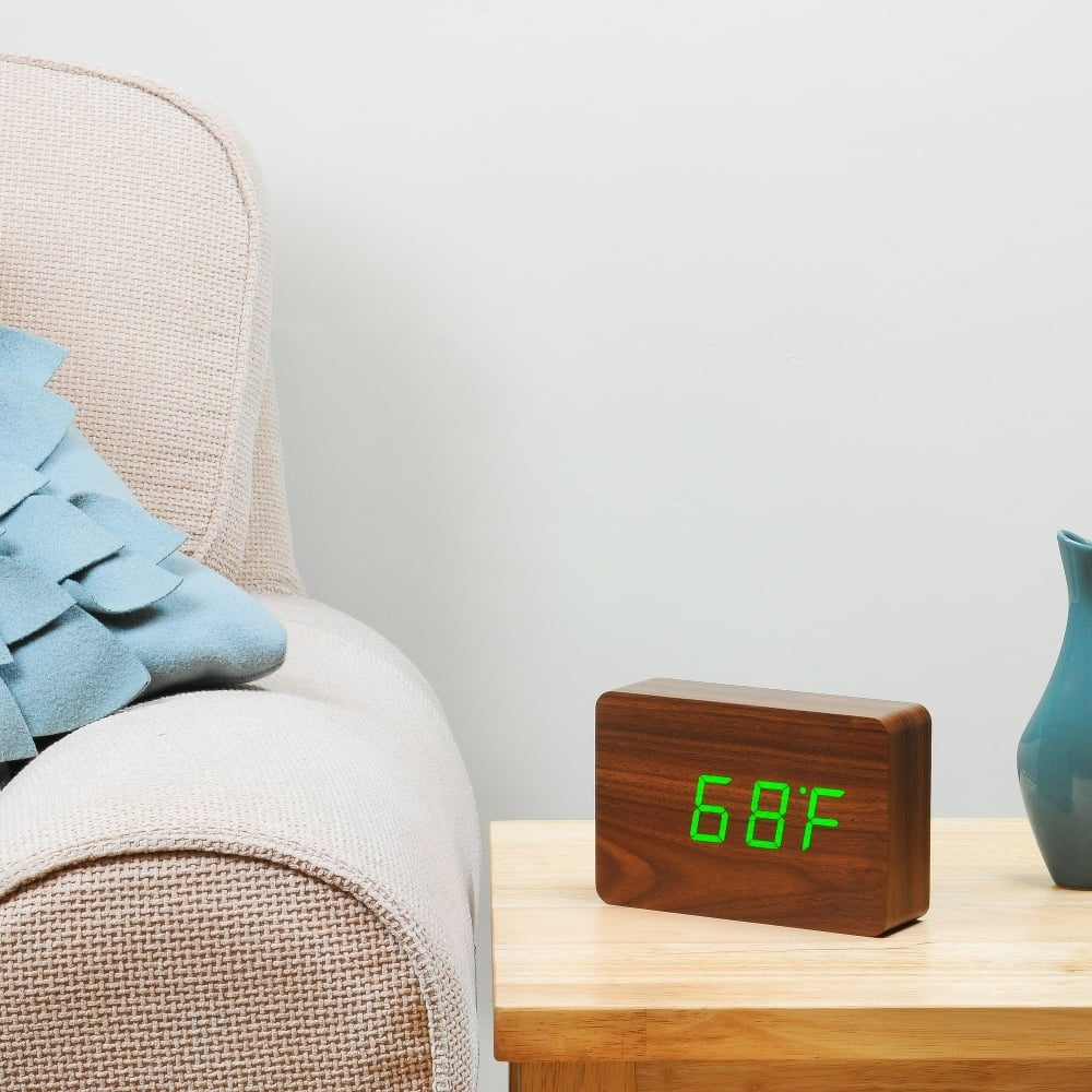 Brick Walnut Click Clock/Green LED