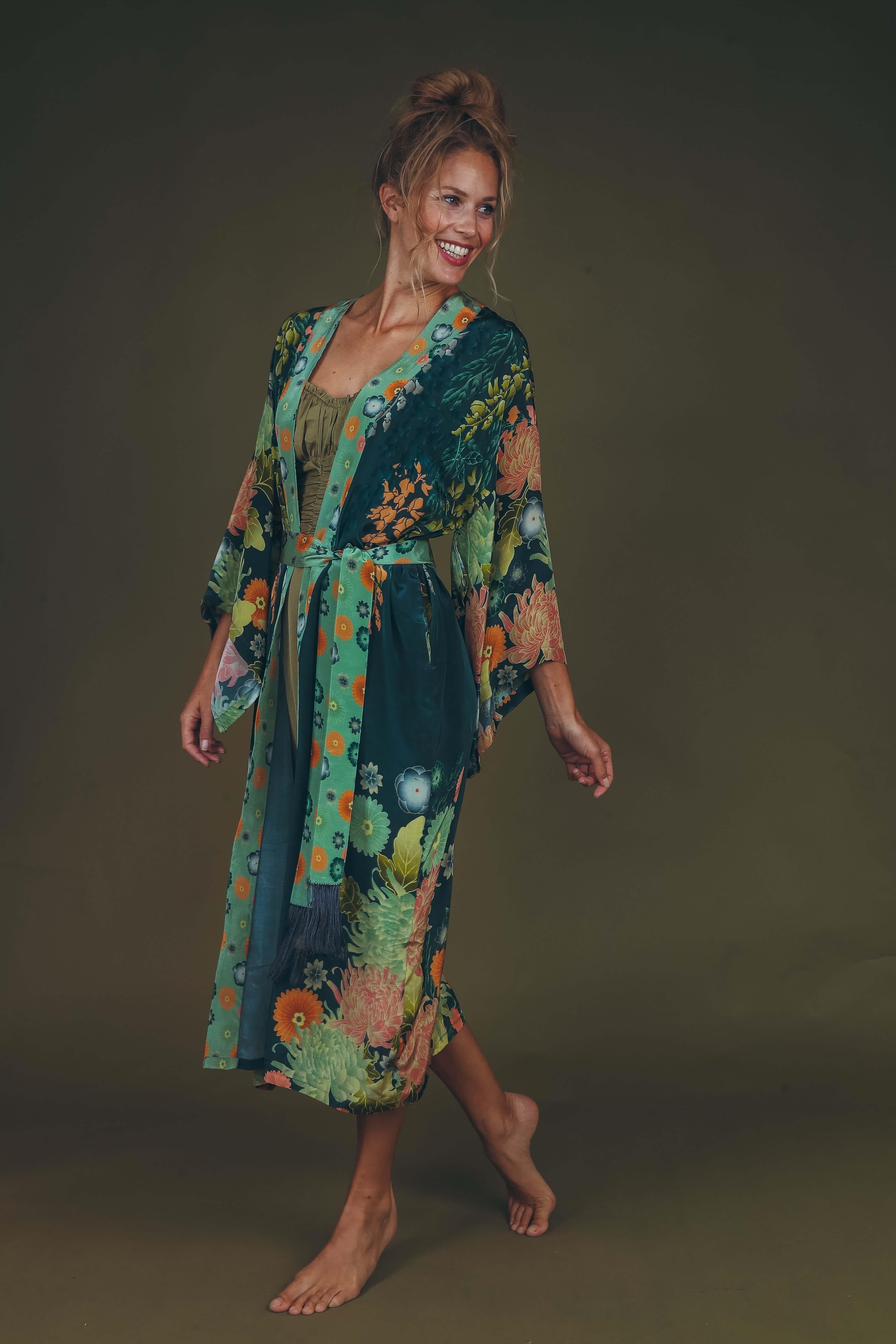 PRINTED KIMONO GOWN - Trailing Wisteria Ink