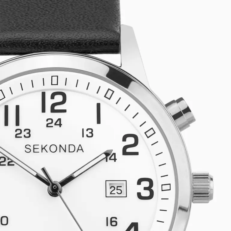Easy Reader Silver Case White Dial With Black Leather Strap Men's Watch
