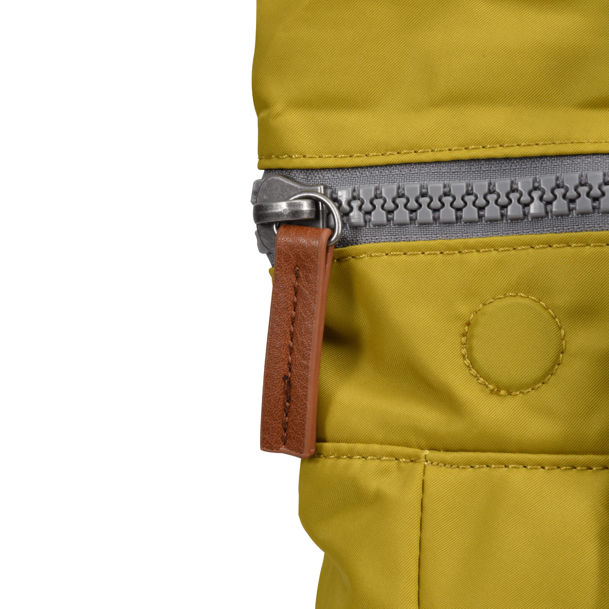 Canfield B Small Sustainable Nylon Pea