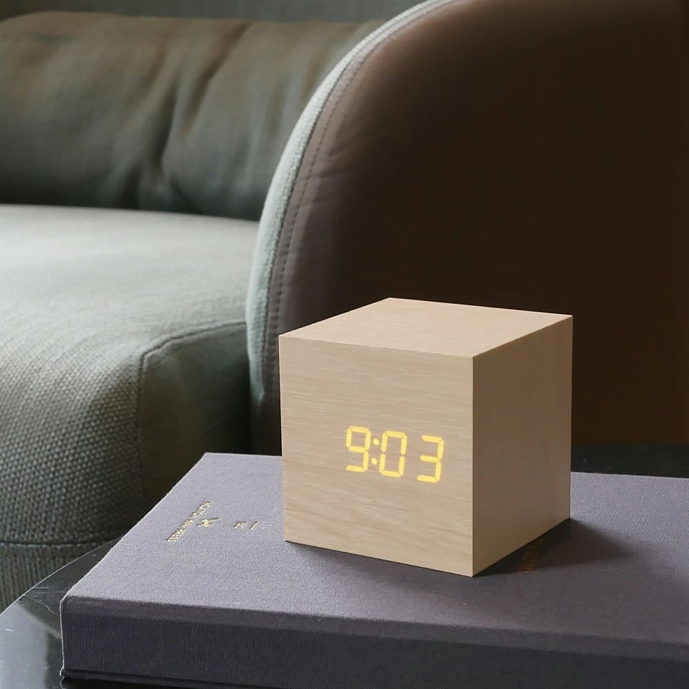 Cube Maple Click Clock