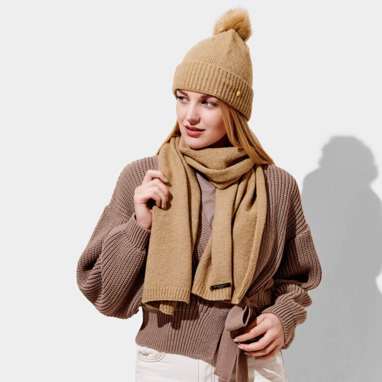 Boxed Fine Knitted Hat & Scarf | Caramel