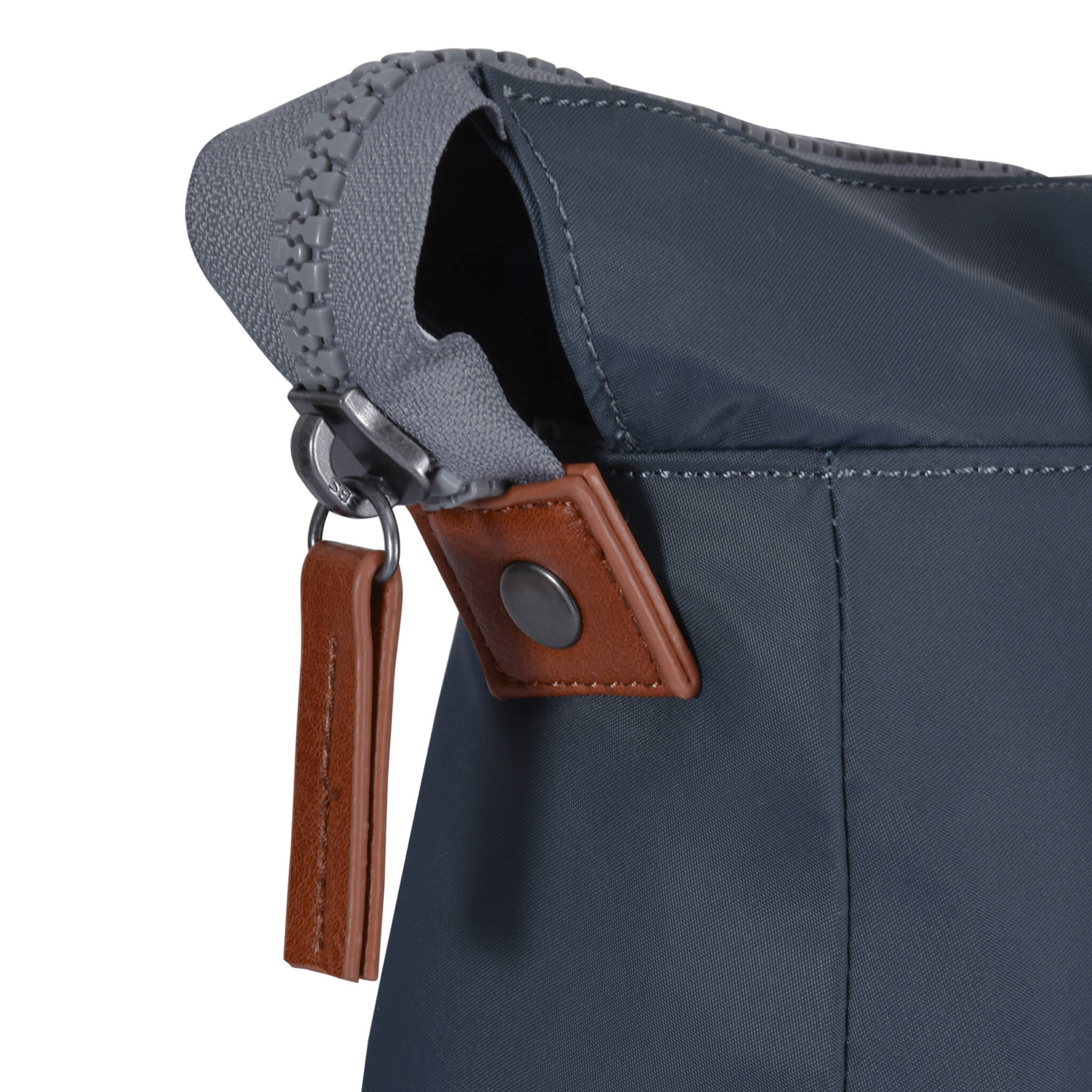 Bantry B Small Sustainable Nylon Smoke