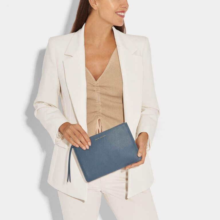 Isla Pouch Light Navy