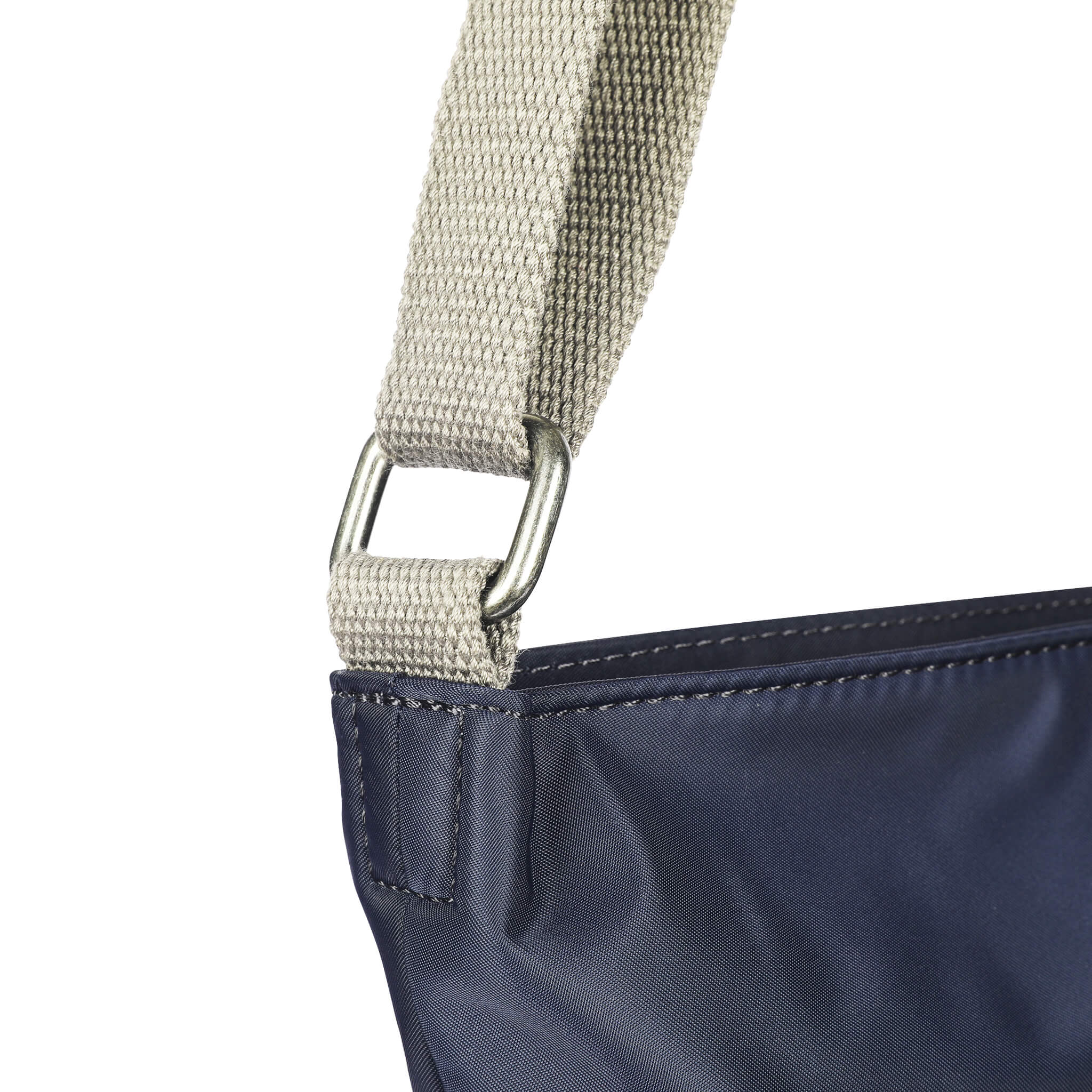 Kennington B Medium Sustainable Nylon Midnight