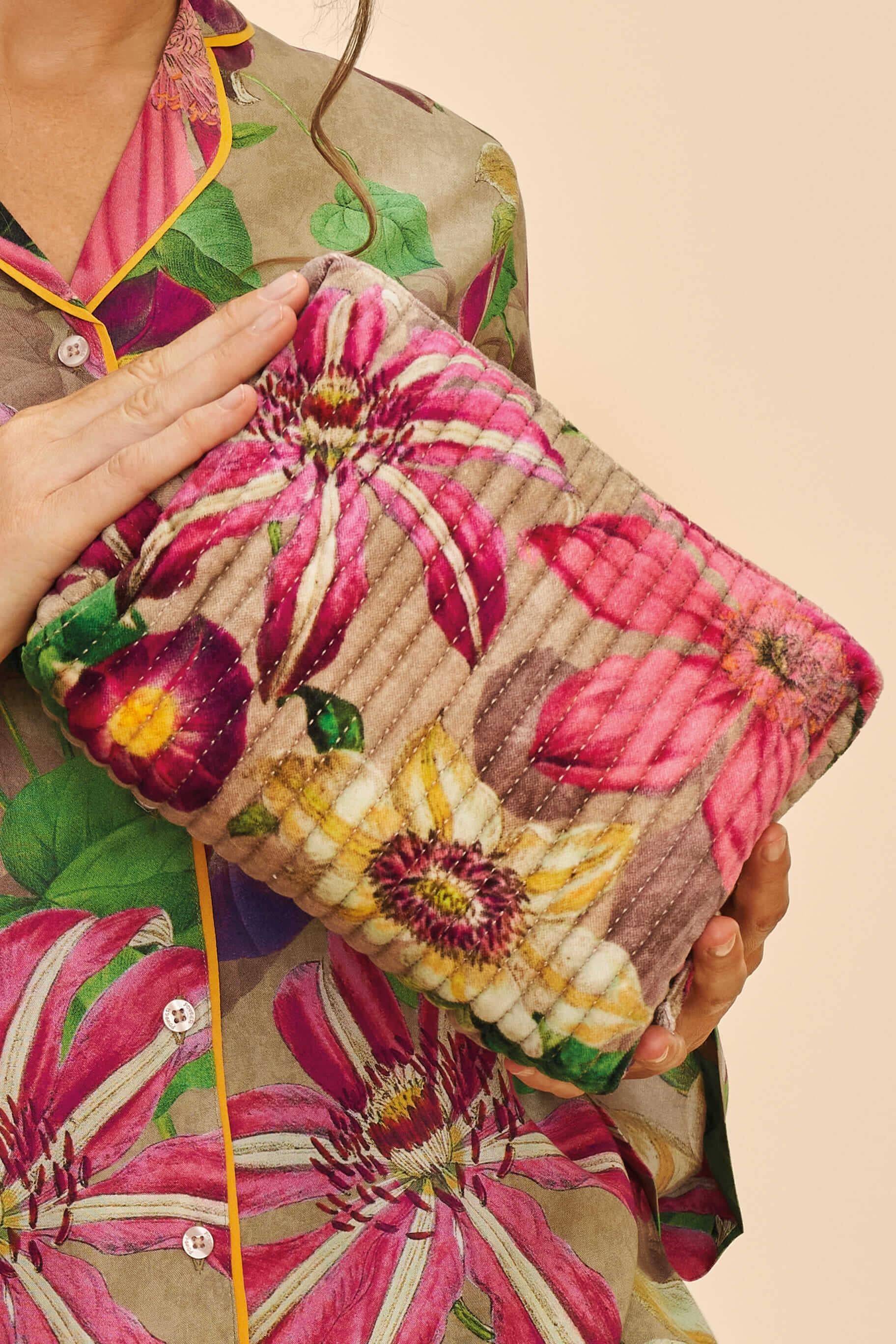 Large Quilted Washbag - Oversized Botanicals