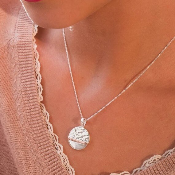 Origins Horizon Round Pendant Necklace