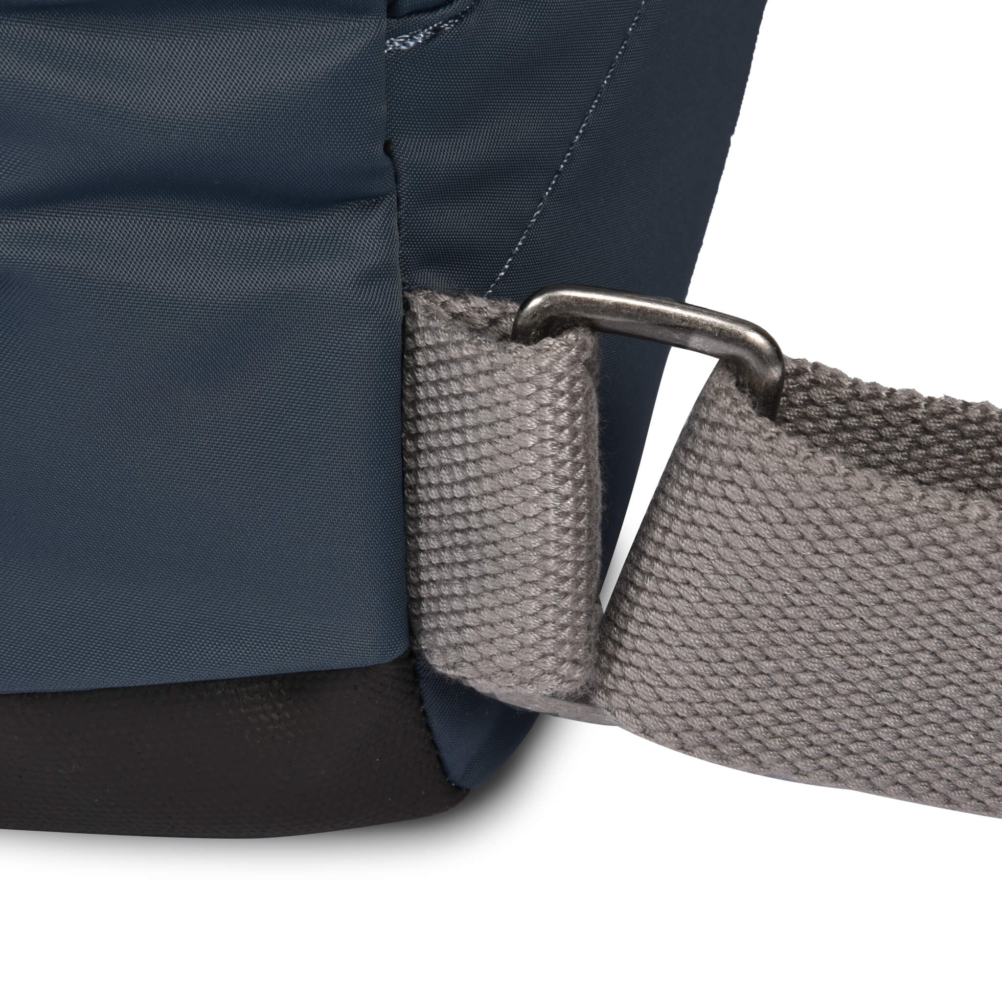 Canfield B Medium Sustainable Nylon Smoke