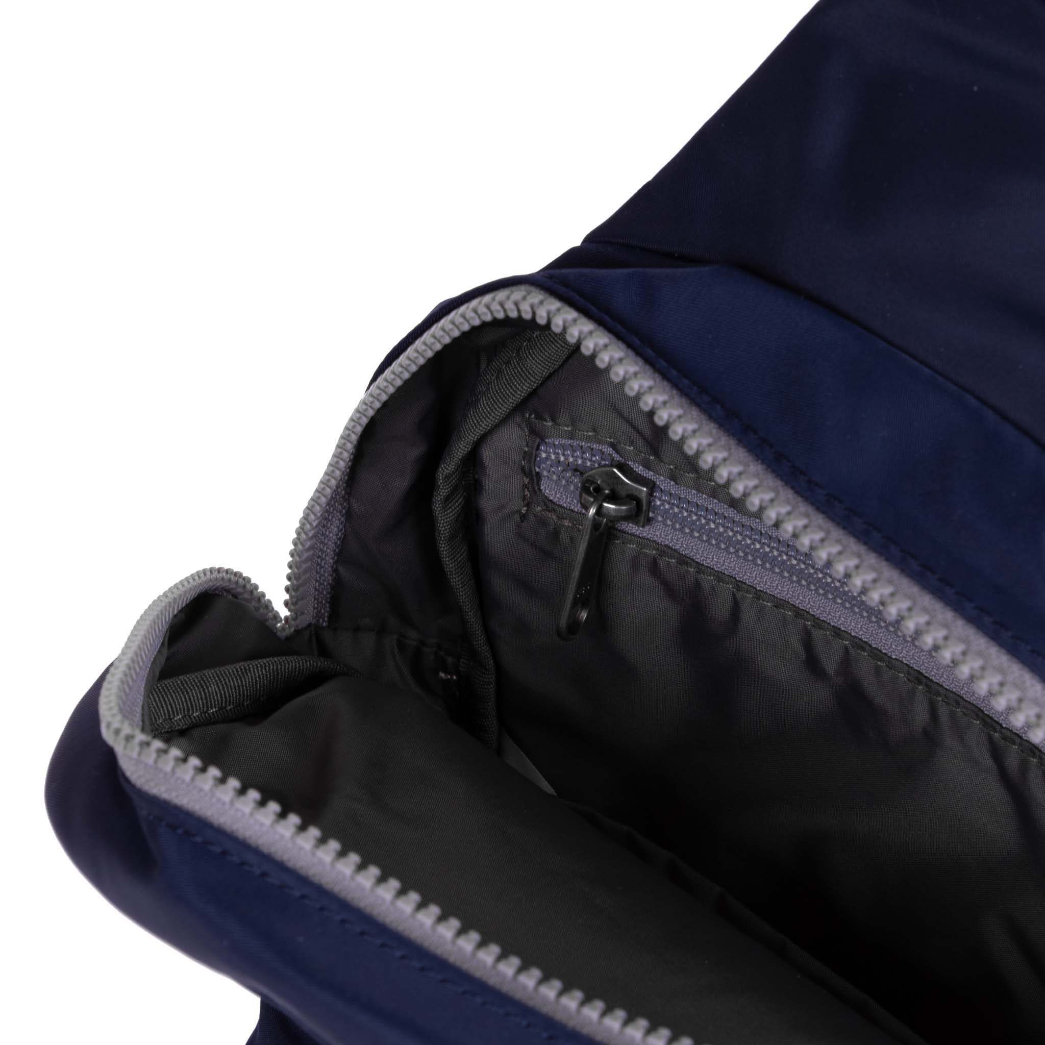 Willesden B Sustainable Nylon Midnight