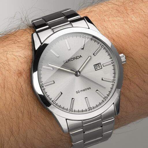 Silver Case With Silver White Dial & Stainless Steel Bracelet Mens Watch