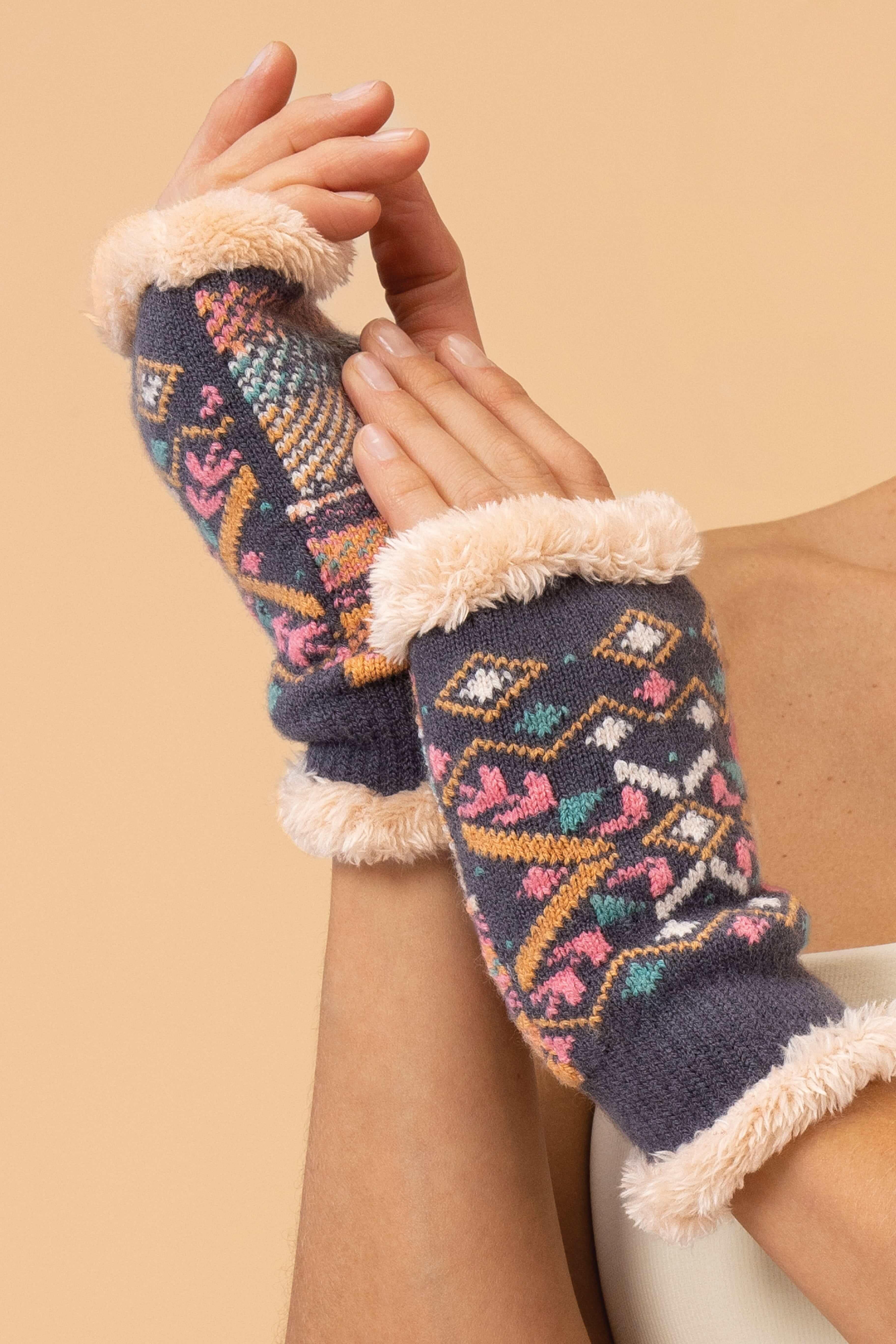 Ladies Cosy Fair Isle Wrist Warmers - Charcoal