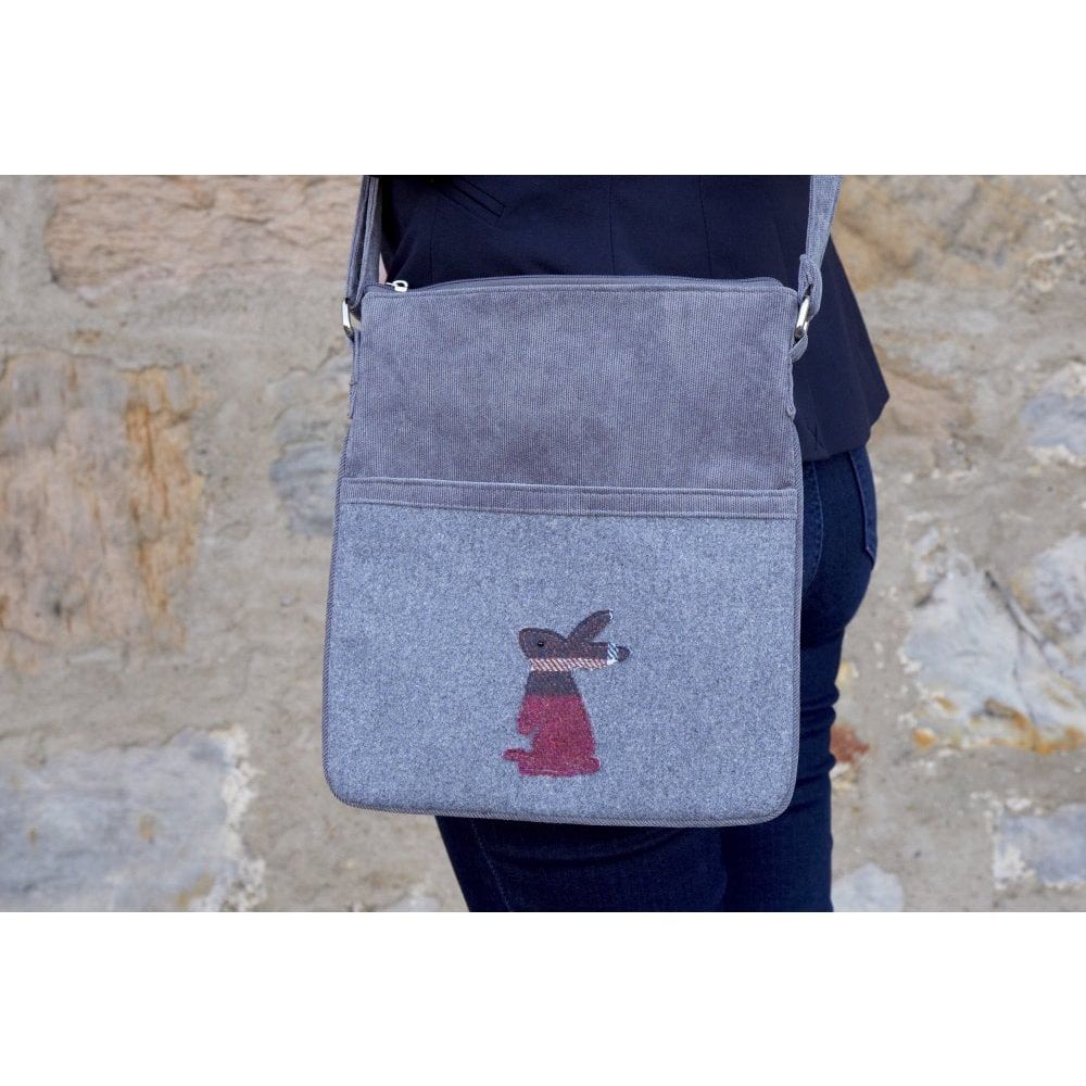 Red Squirrel Applique Block Bag
