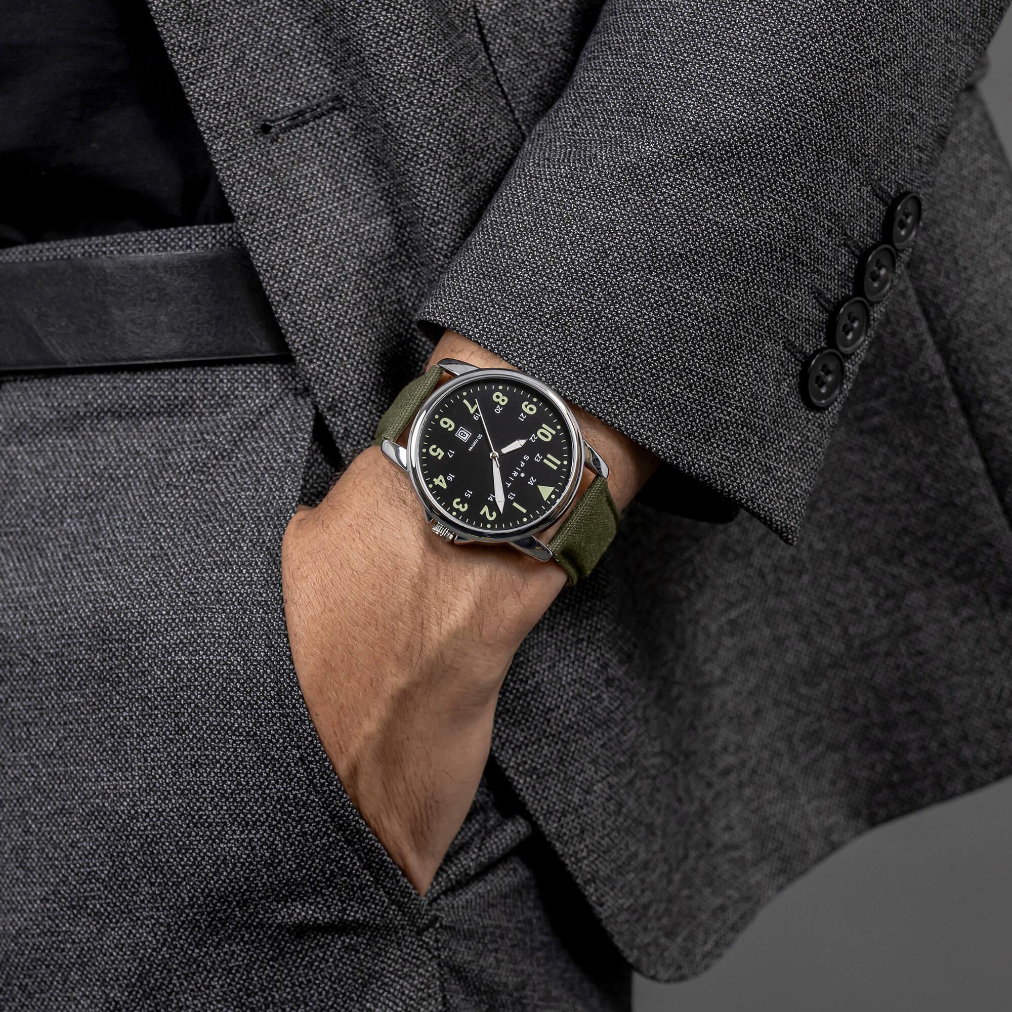 Gent's Khaki Canvas Strap Watch