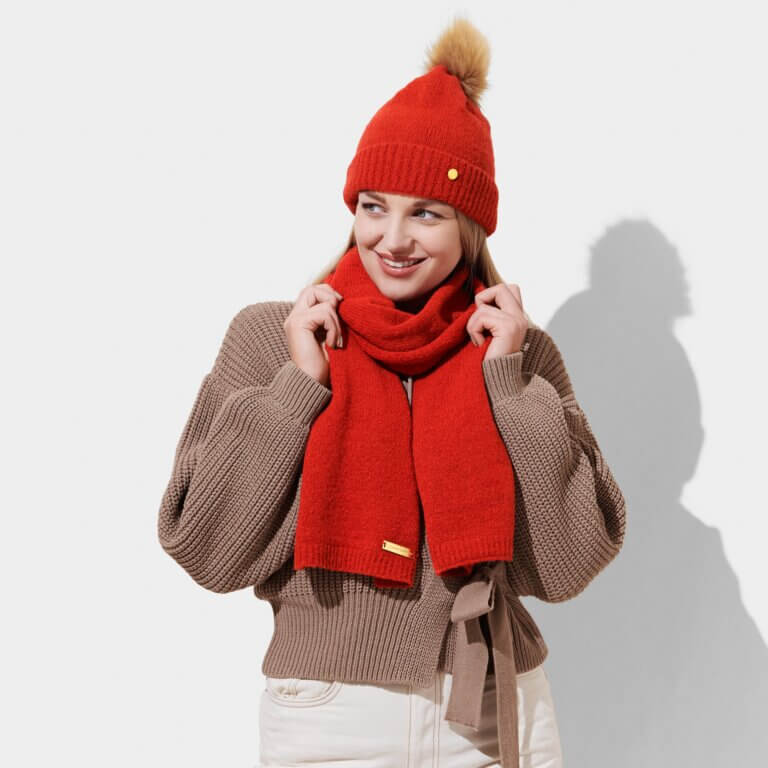 Boxed Fine Knitted Hat & Scarf | Red