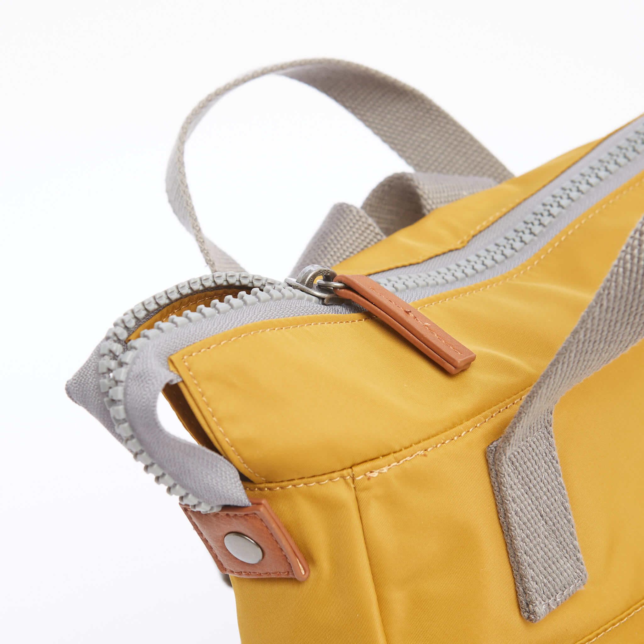 Bantry B Small Sustainable Nylon Corn