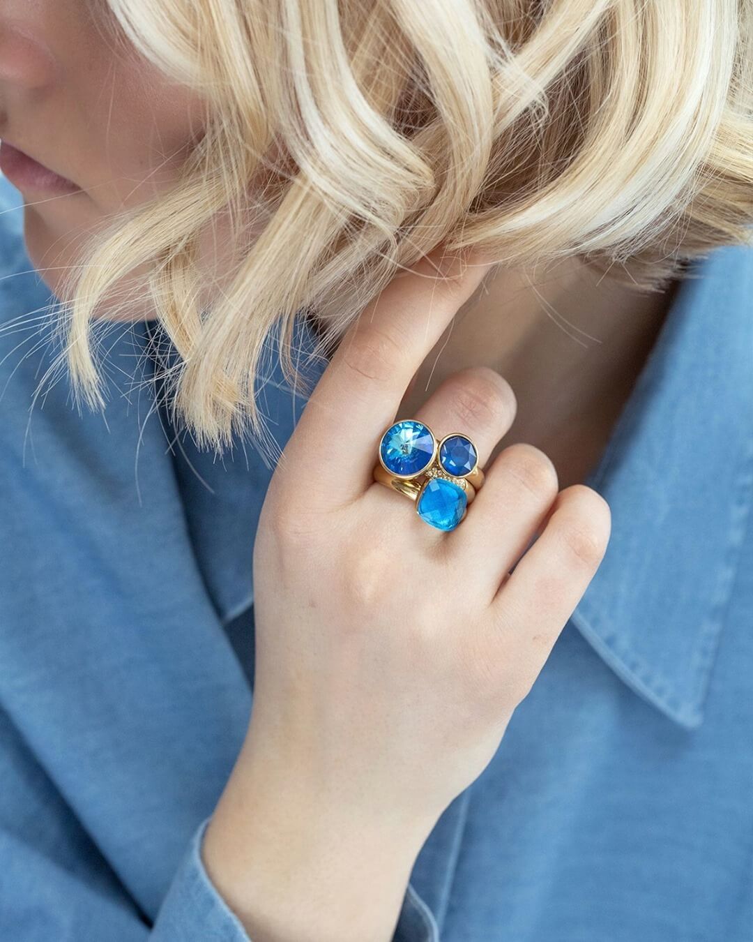 Famosa Rose Gold Plated 10mm Bottone Royal Blue Ring Top