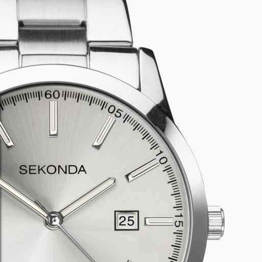 Silver Case With Silver White Dial & Stainless Steel Bracelet Mens Watch