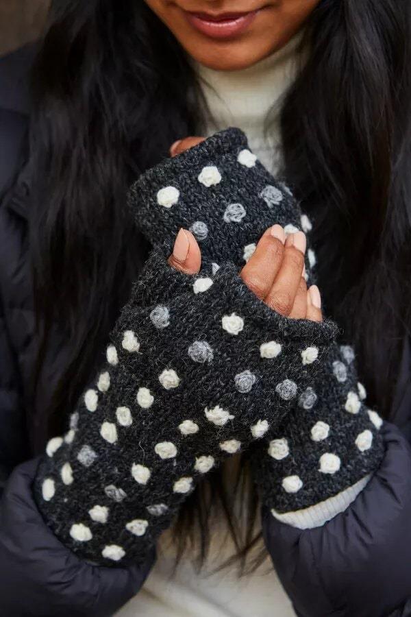 Kew Handwarmer In Charcoal