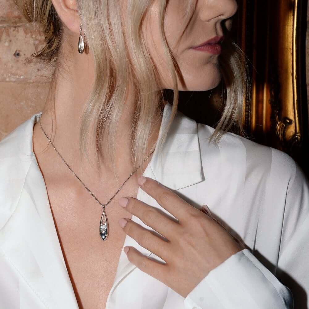Quest Teardrop Pendant Necklace