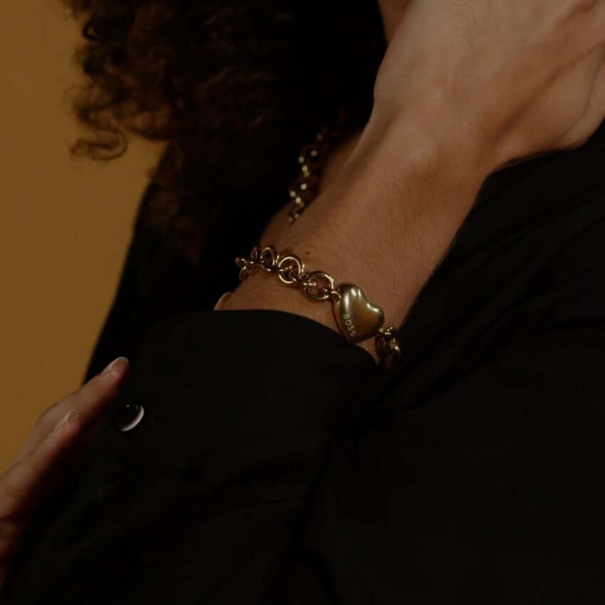 Gold Tone Chain Bracelet With Heart Charm