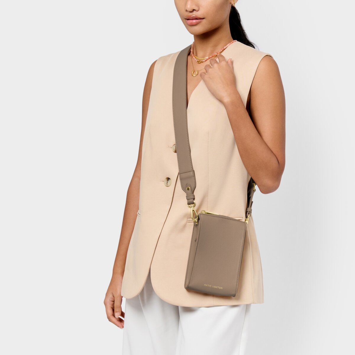 Effie Slim Crossbody Bag In Mocha