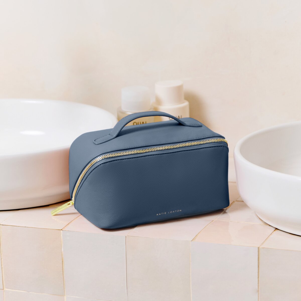 Medium Makeup & Wash Bag In Navy